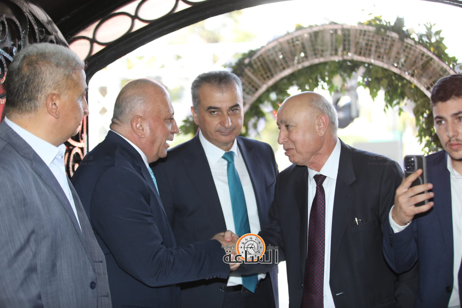 Madar Al-Saa Images 0.0044039371845283615