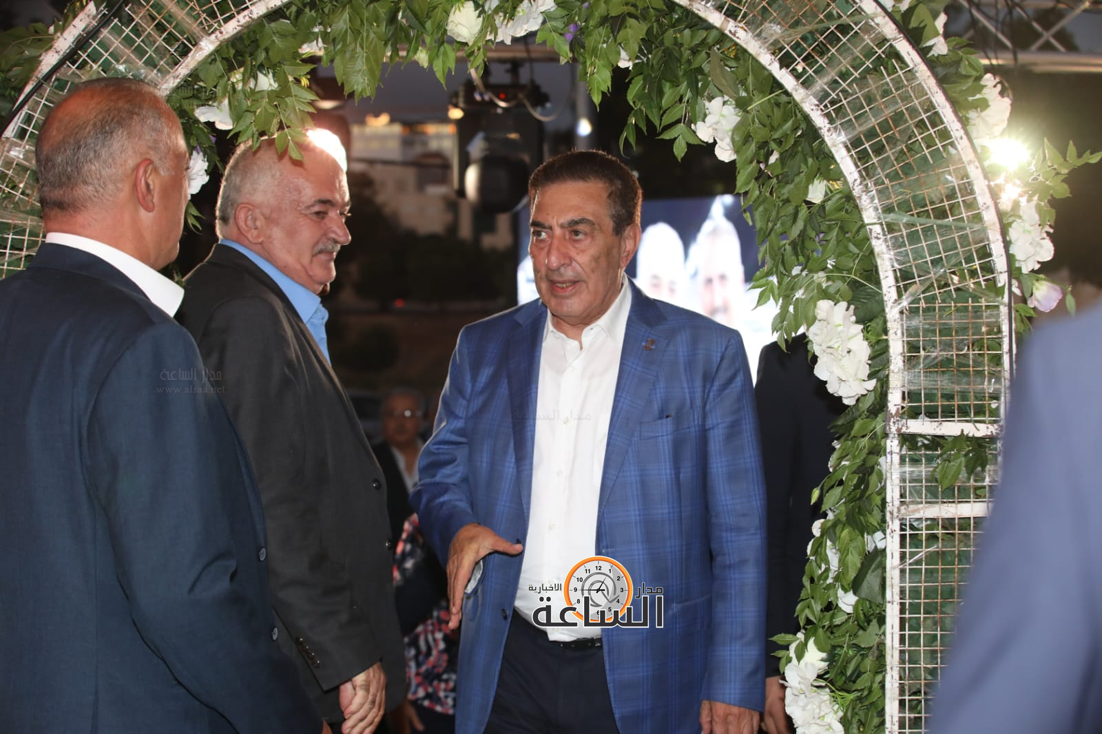 Madar Al-Saa Images 0.4101345281723612