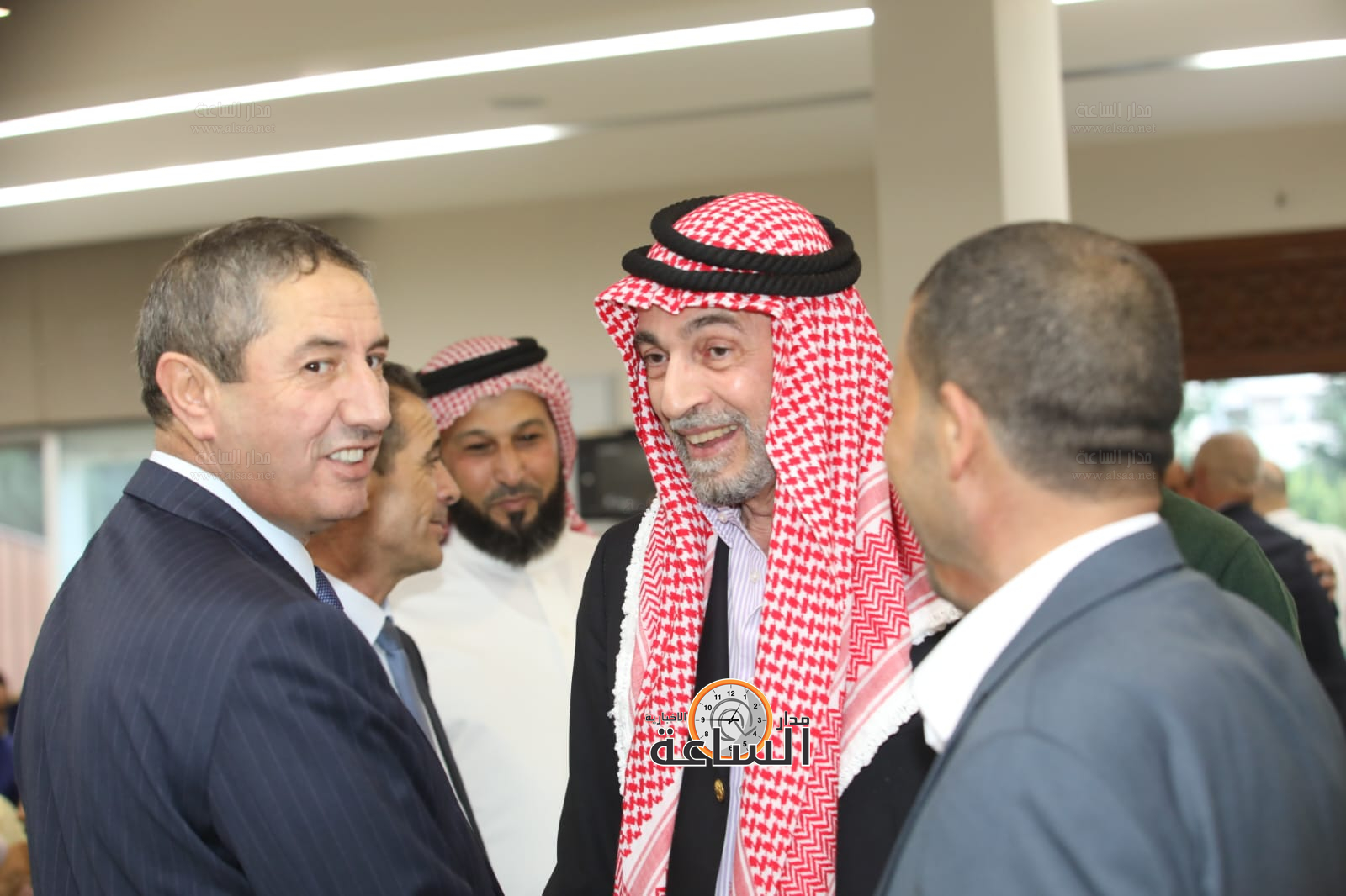 Madar Al-Saa Images 0.4123412324121316