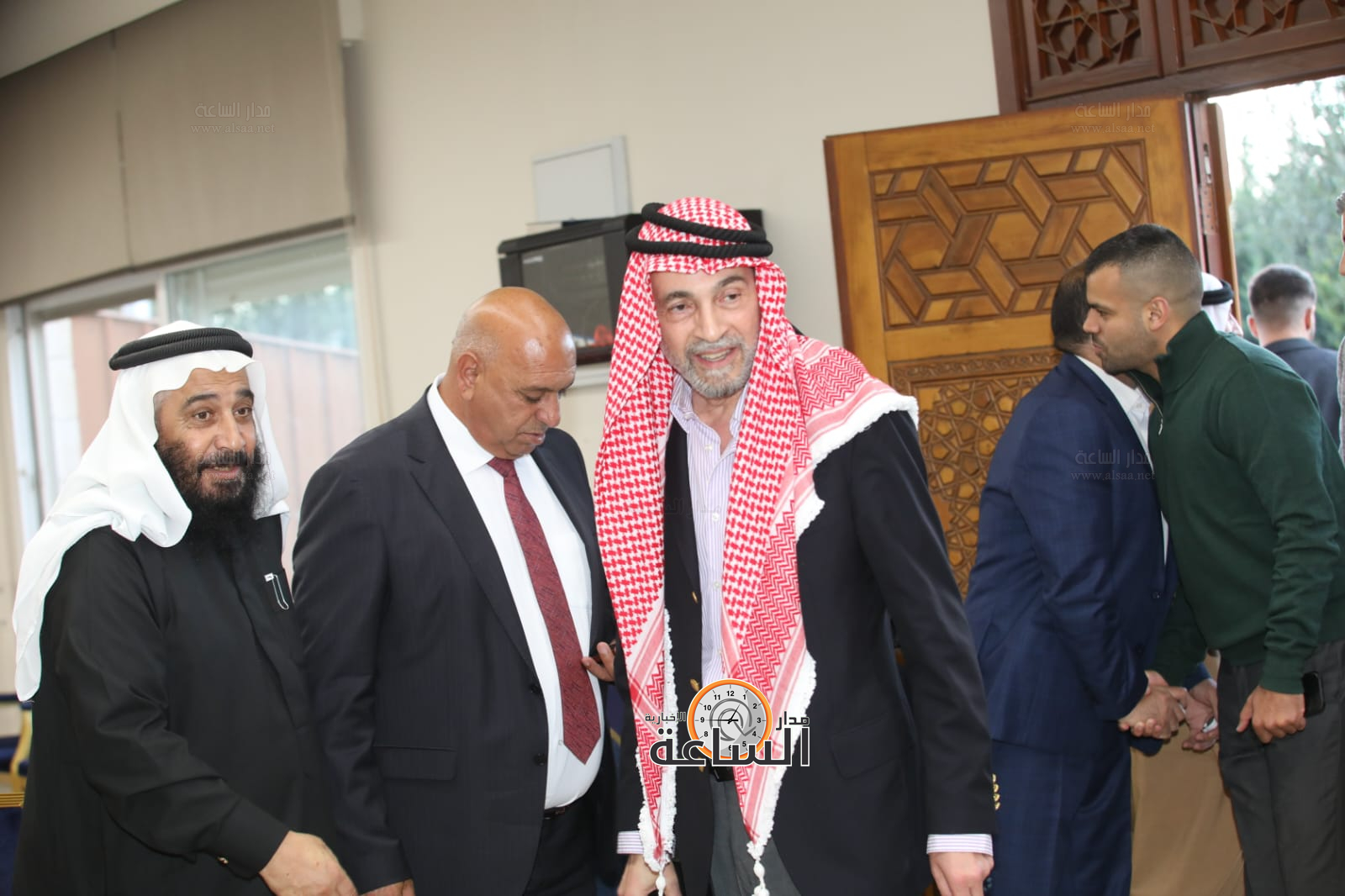 Madar Al-Saa Images 0.985094060509424