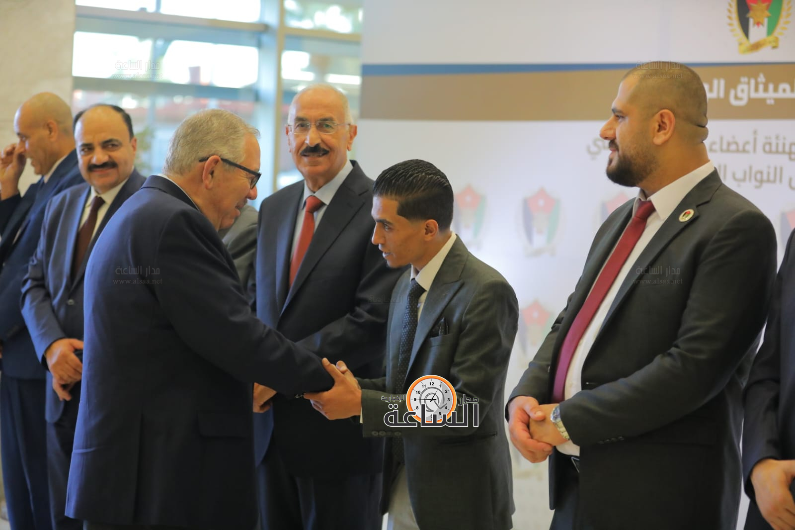 Madar Al-Saa Images 0.6162644963296464