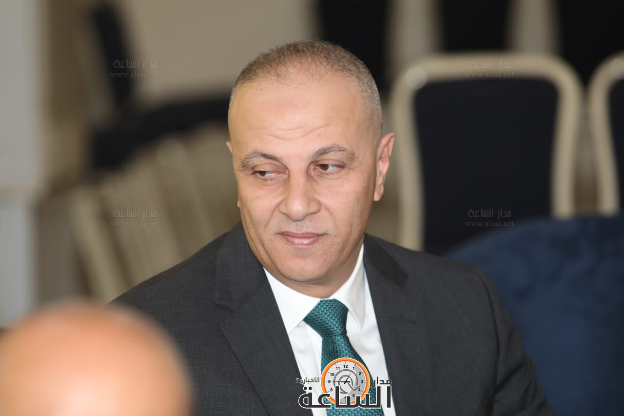 Madar Al-Saa Images 0.6955689220300079