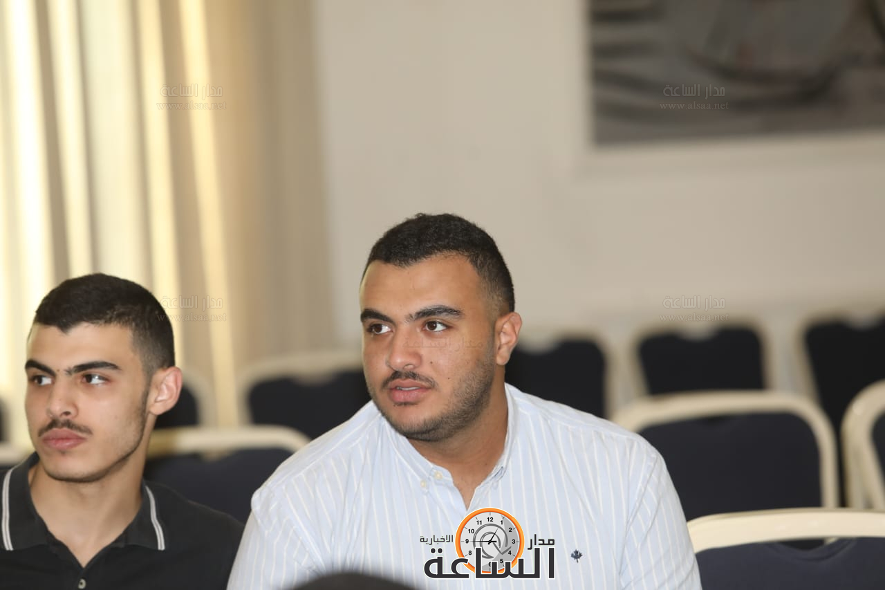 Madar Al-Saa Images 0.49907541665669397