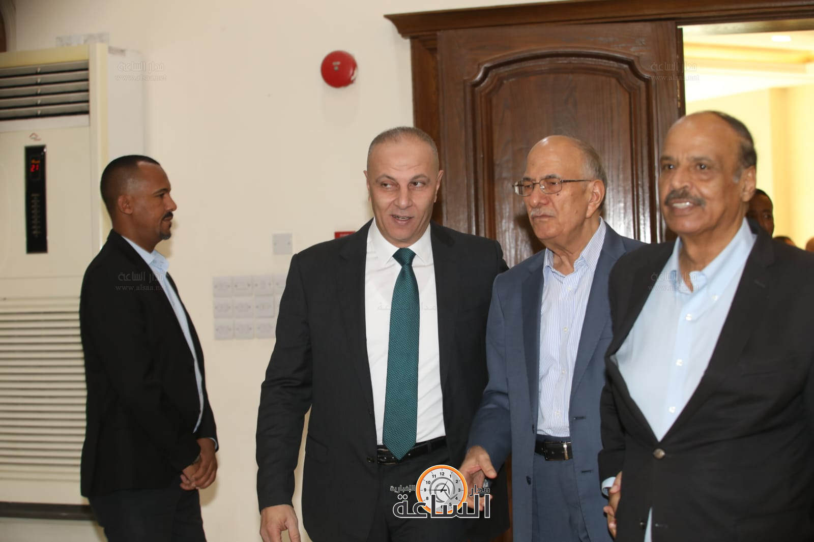 Madar Al-Saa Images 0.4014186454980715