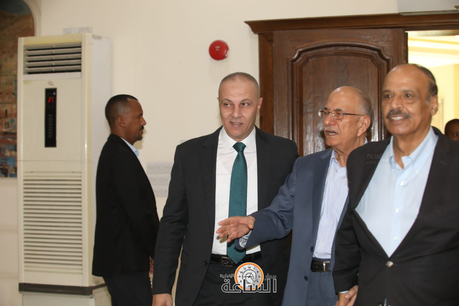 Madar Al-Saa Images 0.36734626064535103