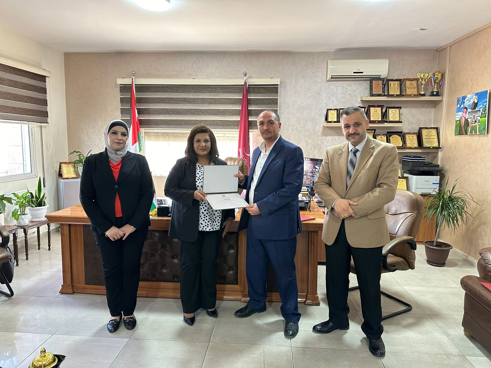 Madar Al-Saa Images 0.20421652576271399