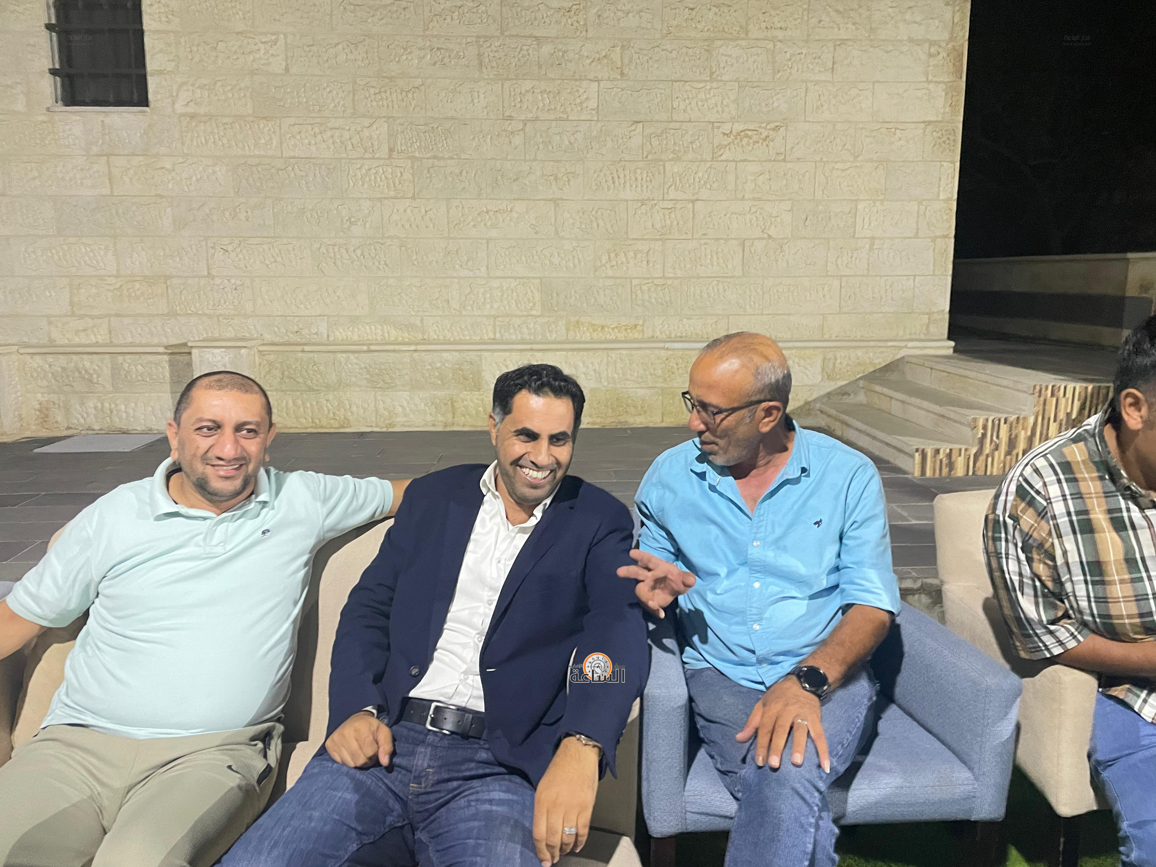 Madar Al-Saa Images 0.039674295550991