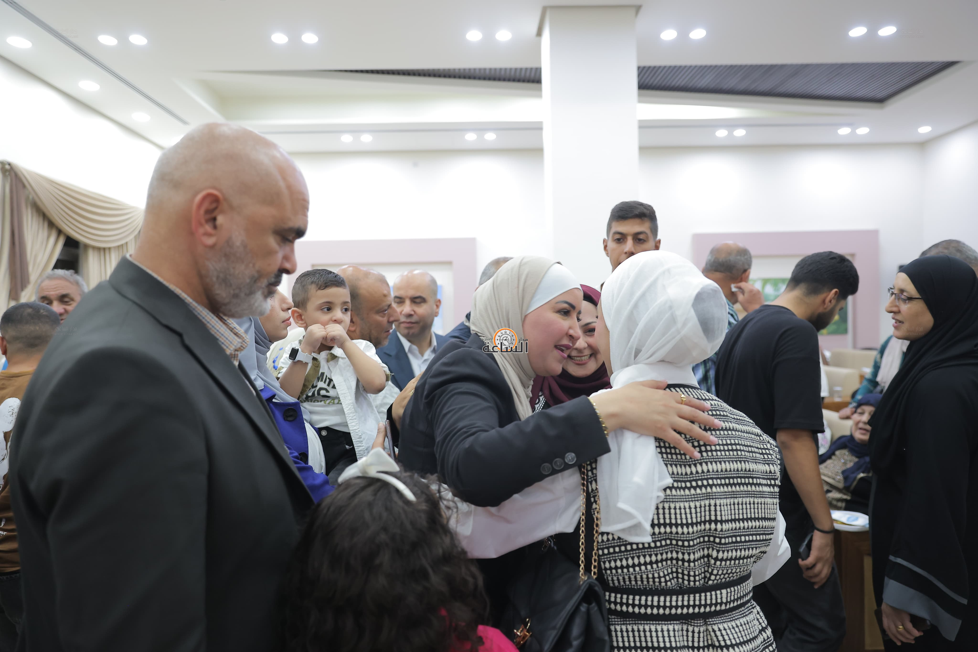 Madar Al-Saa Images 0.6774230657243983