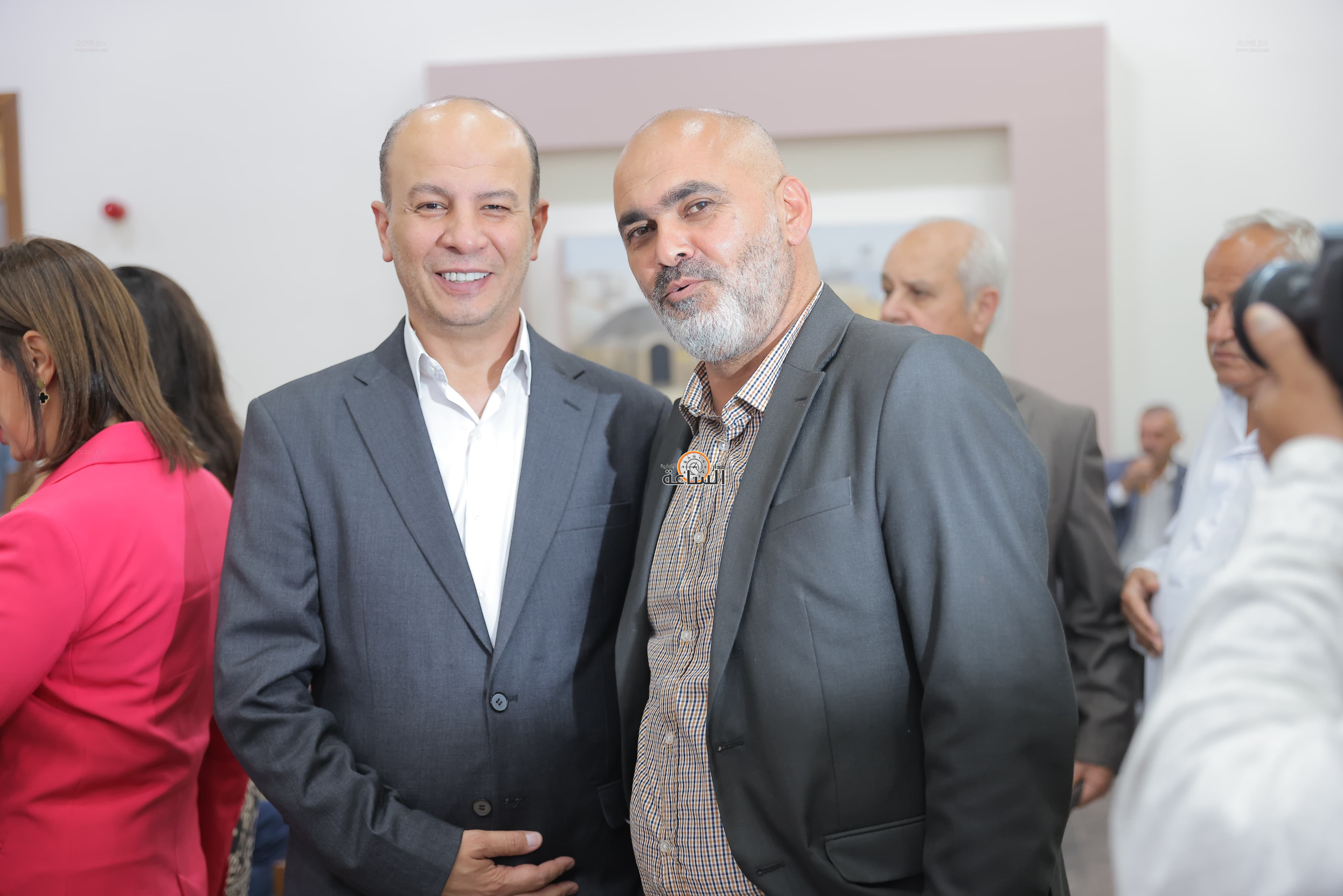 Madar Al-Saa Images 0.6343400170229541