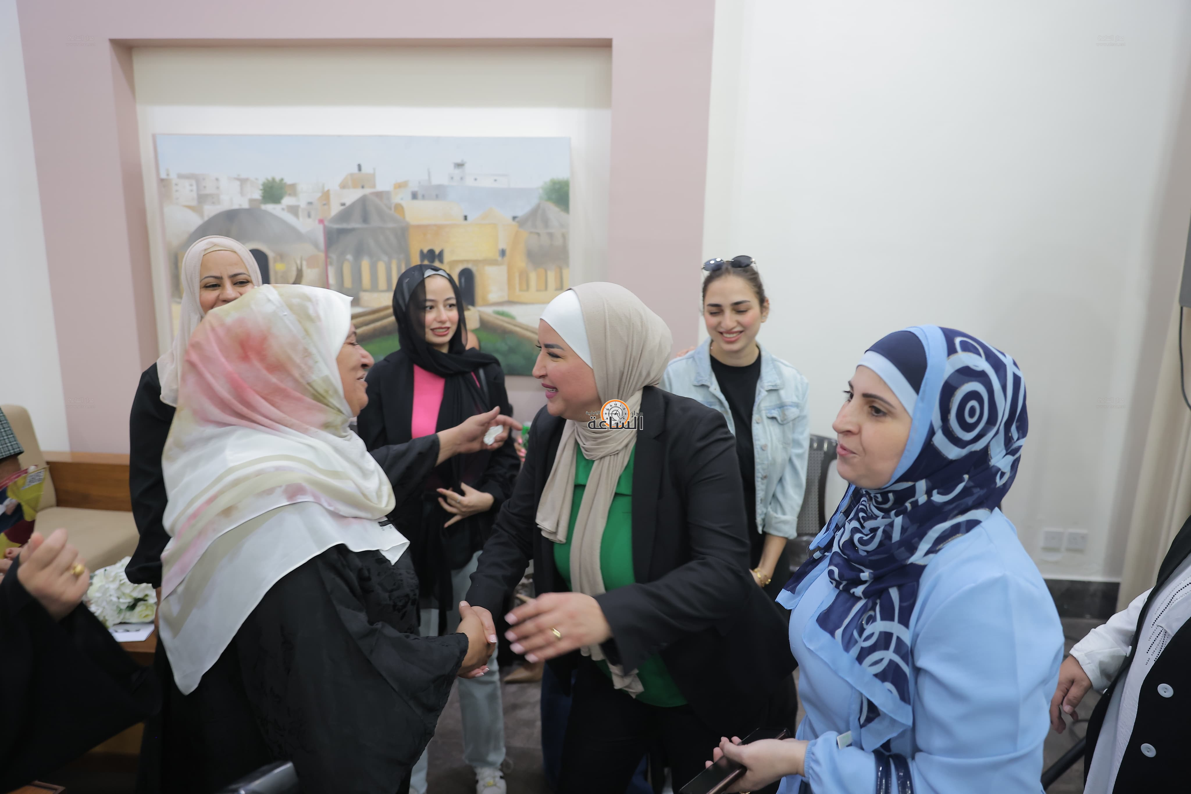 Madar Al-Saa Images 0.16637546962598782