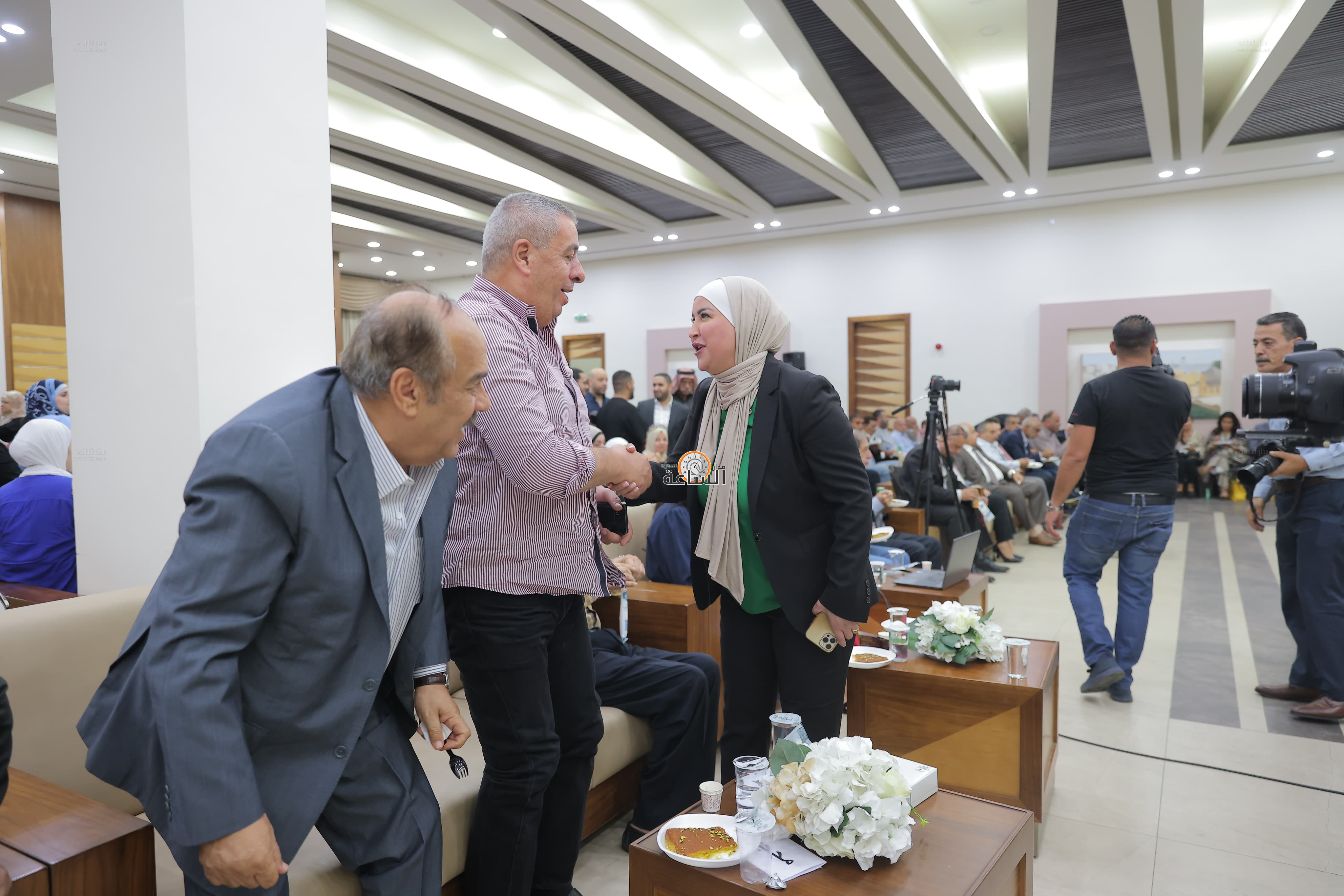 Madar Al-Saa Images 0.8758912396714551