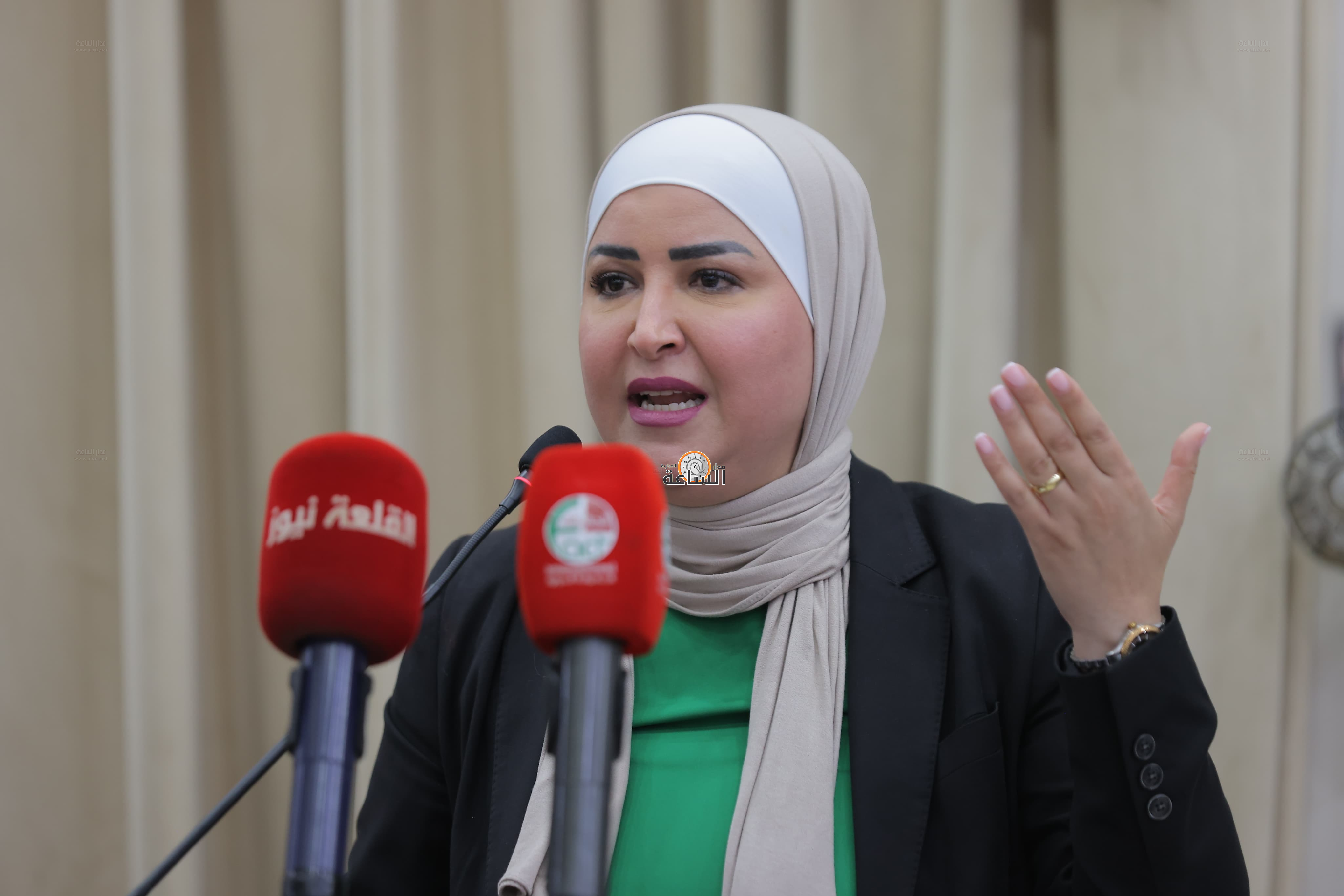 Madar Al-Saa Images 0.34457603477314125