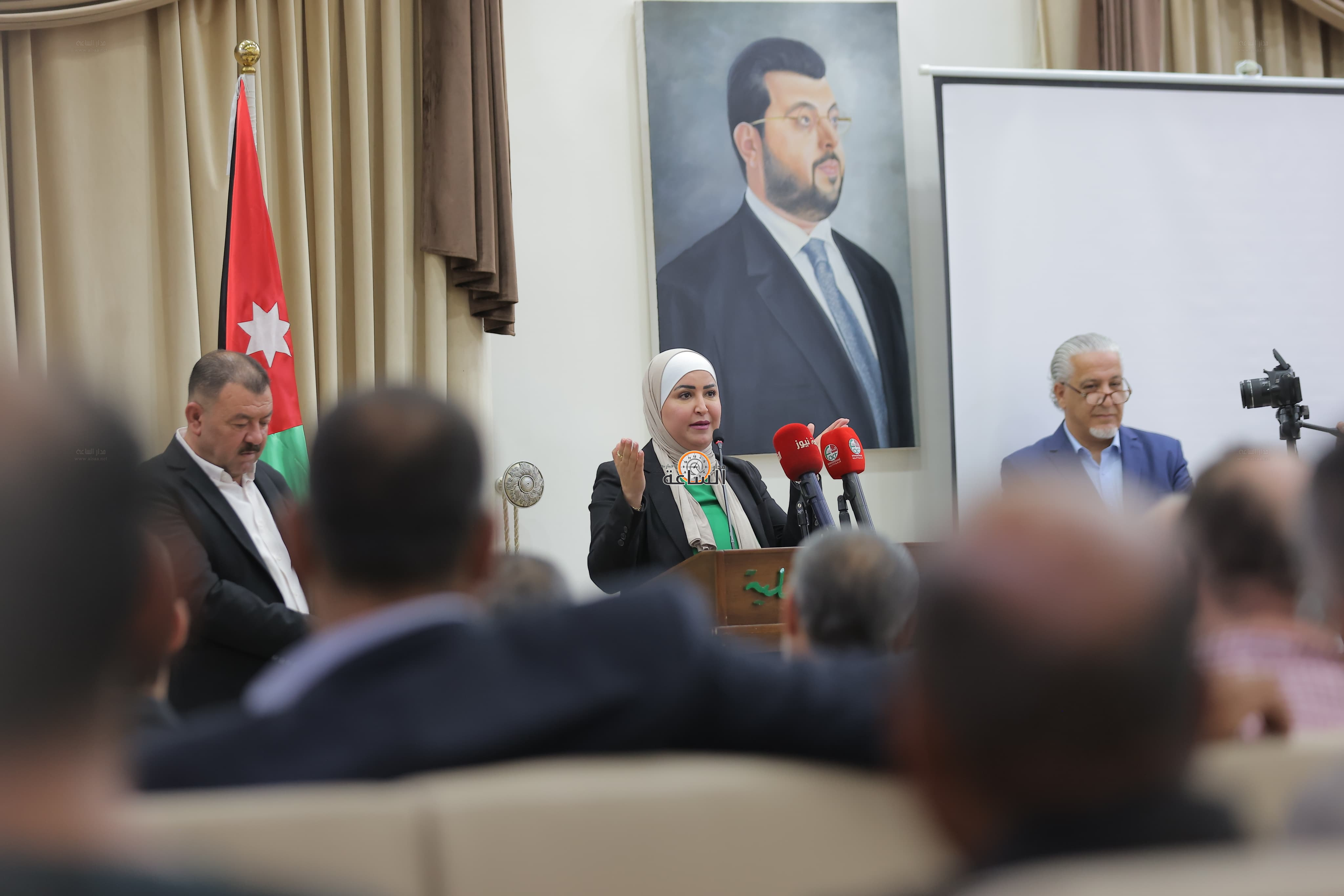 Madar Al-Saa Images 0.5713589324250403