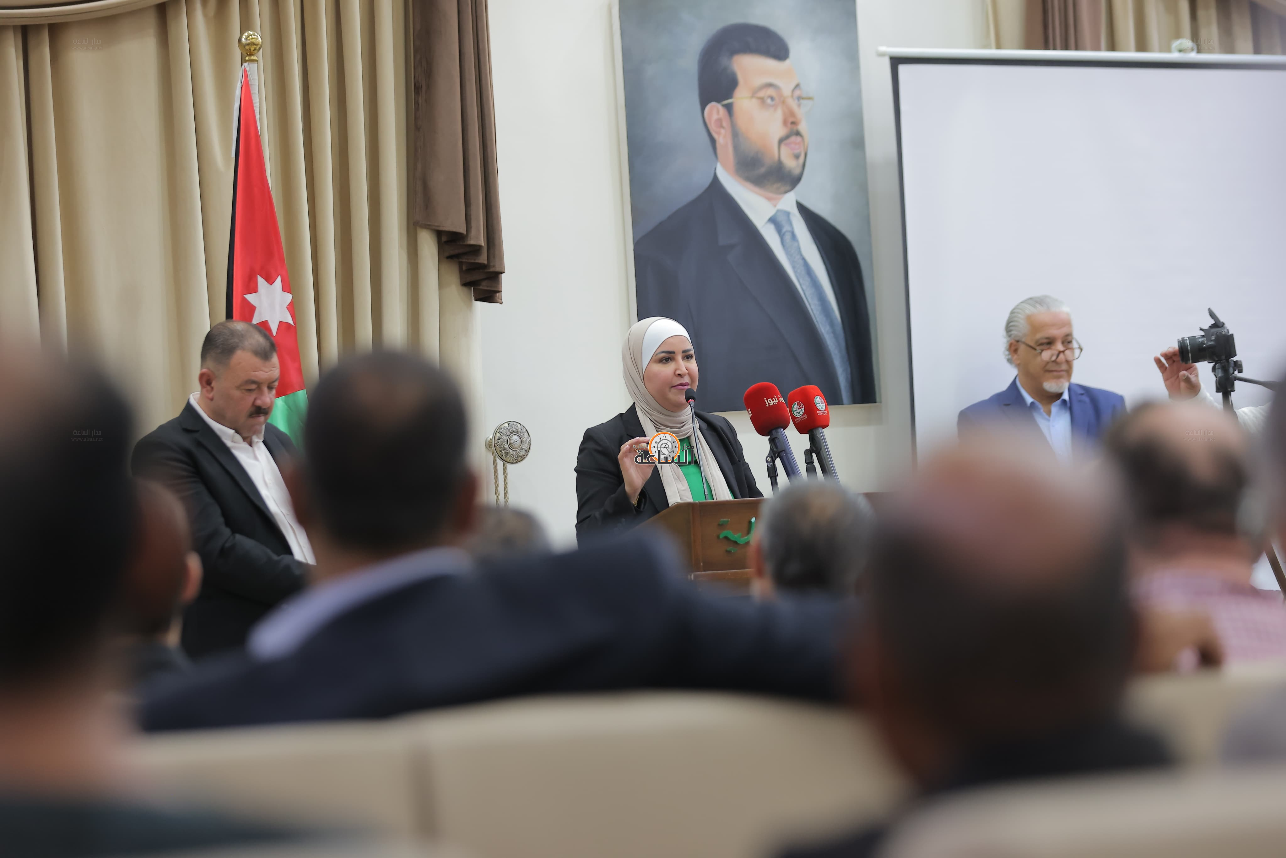 Madar Al-Saa Images 0.9961578915413609