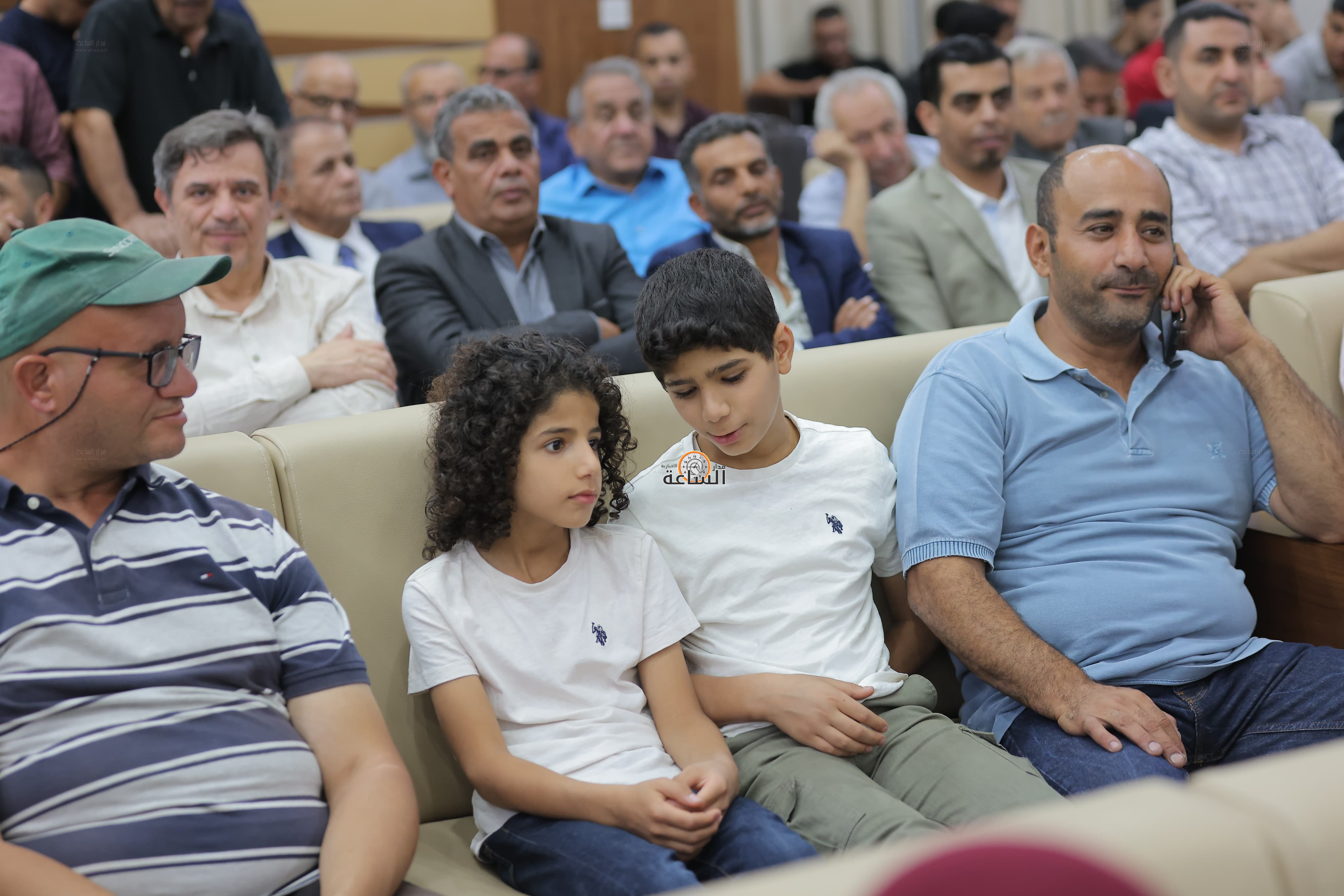 Madar Al-Saa Images 0.49965195144796737