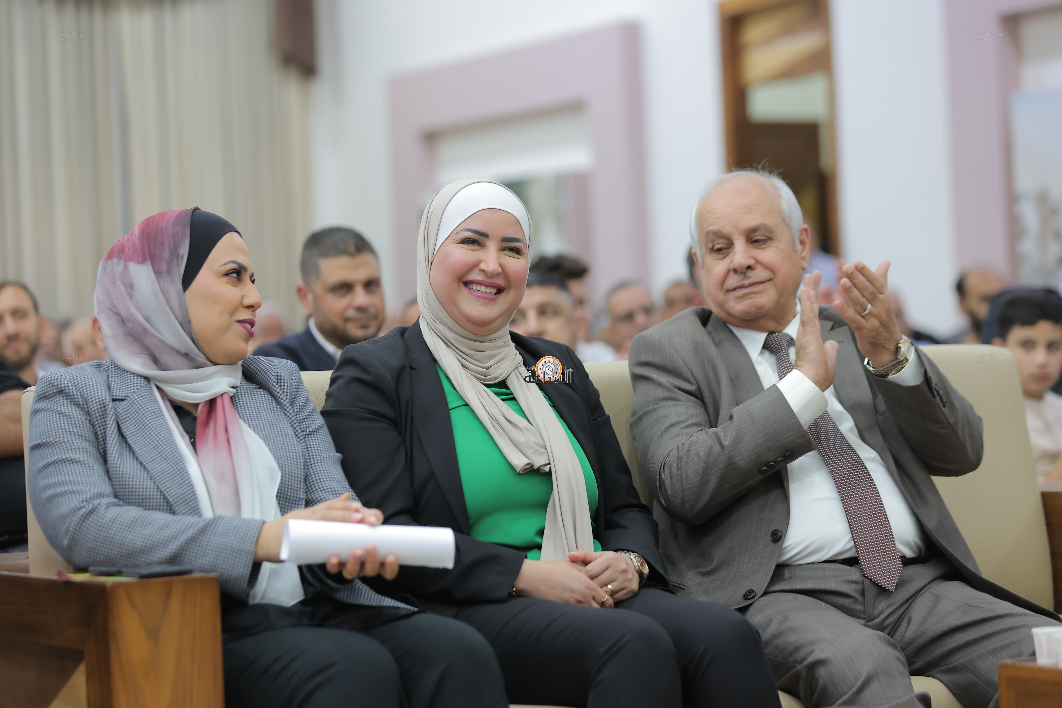 Madar Al-Saa Images 0.678059272572995