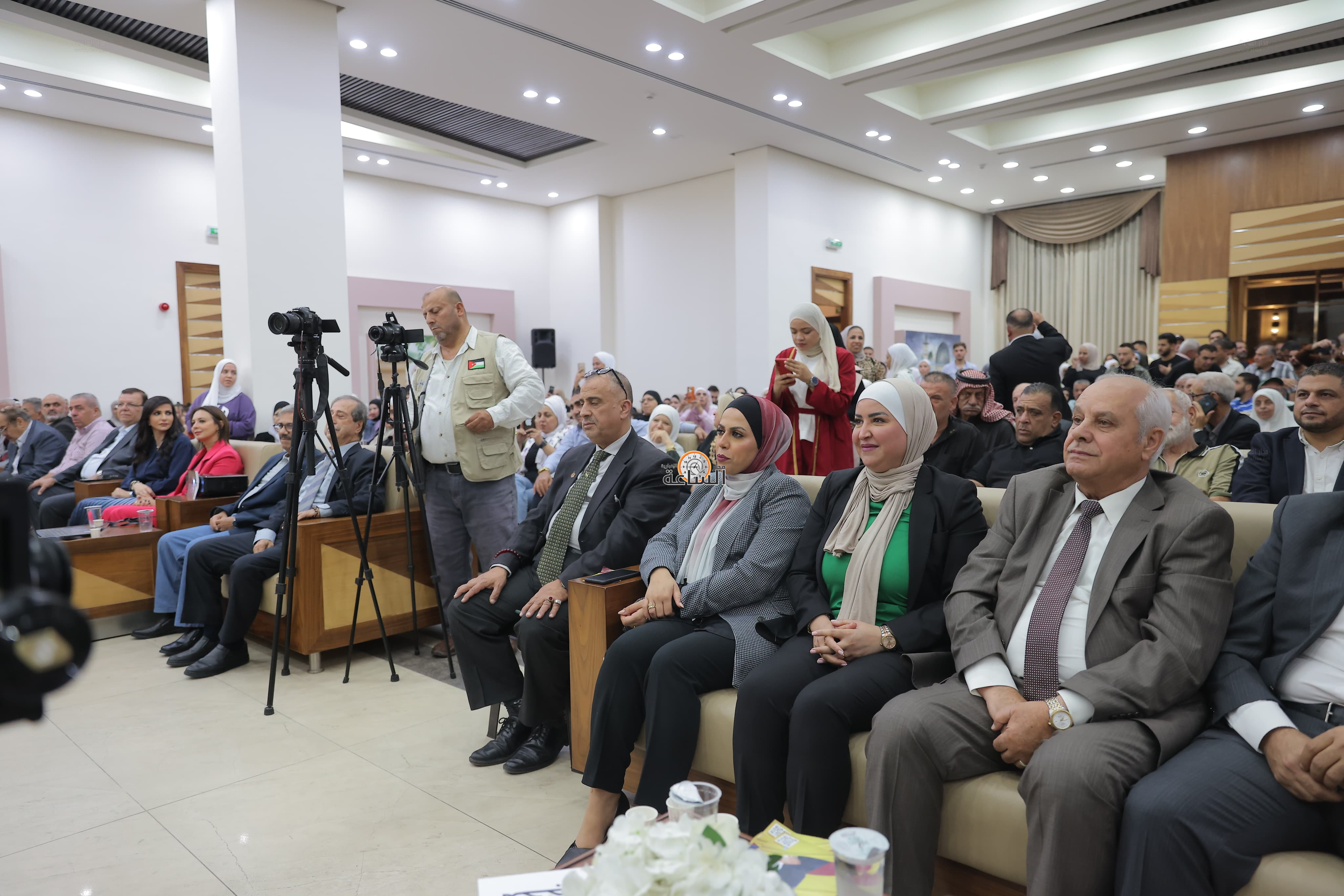 Madar Al-Saa Images 0.8940059043662598