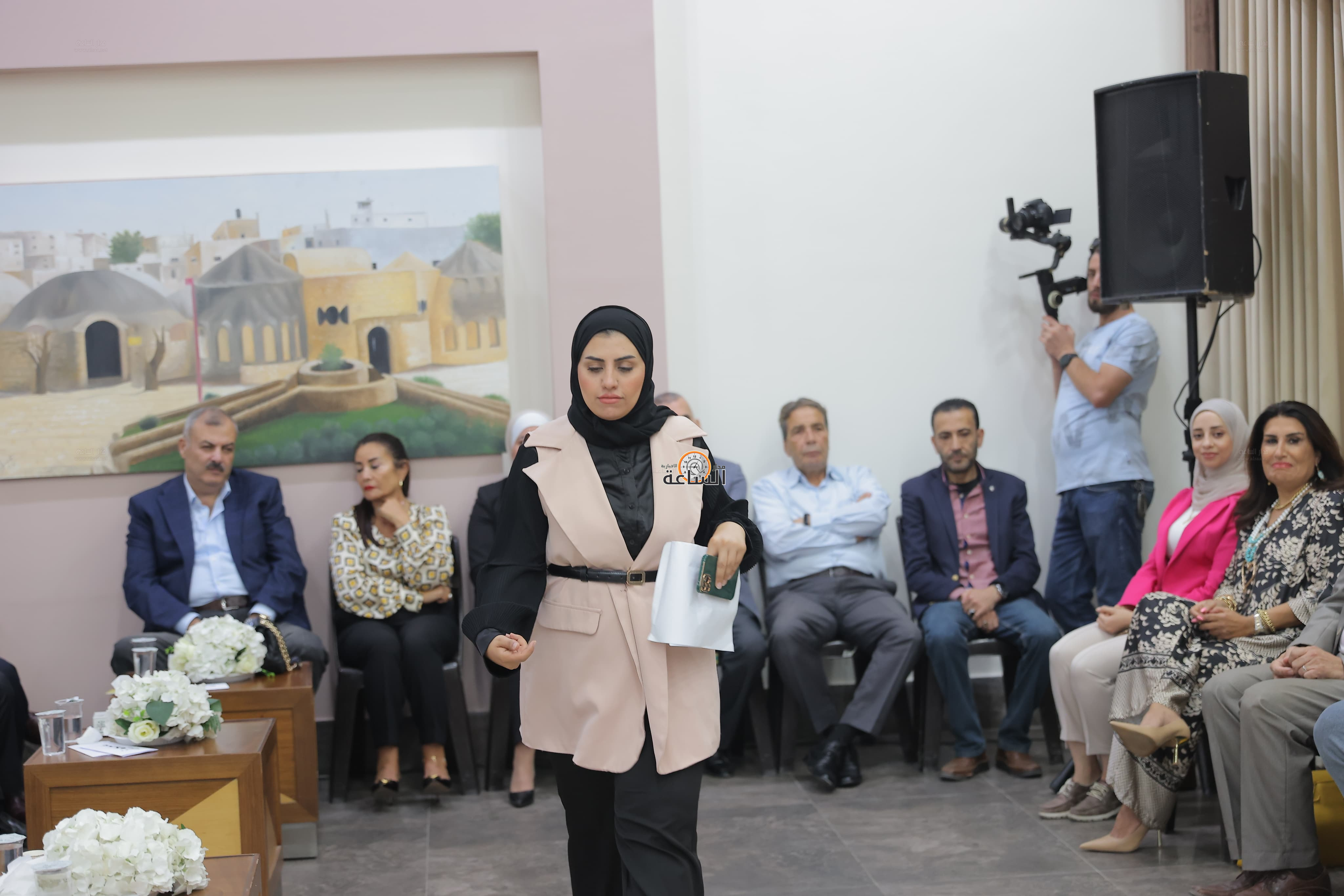 Madar Al-Saa Images 0.3541579522343139