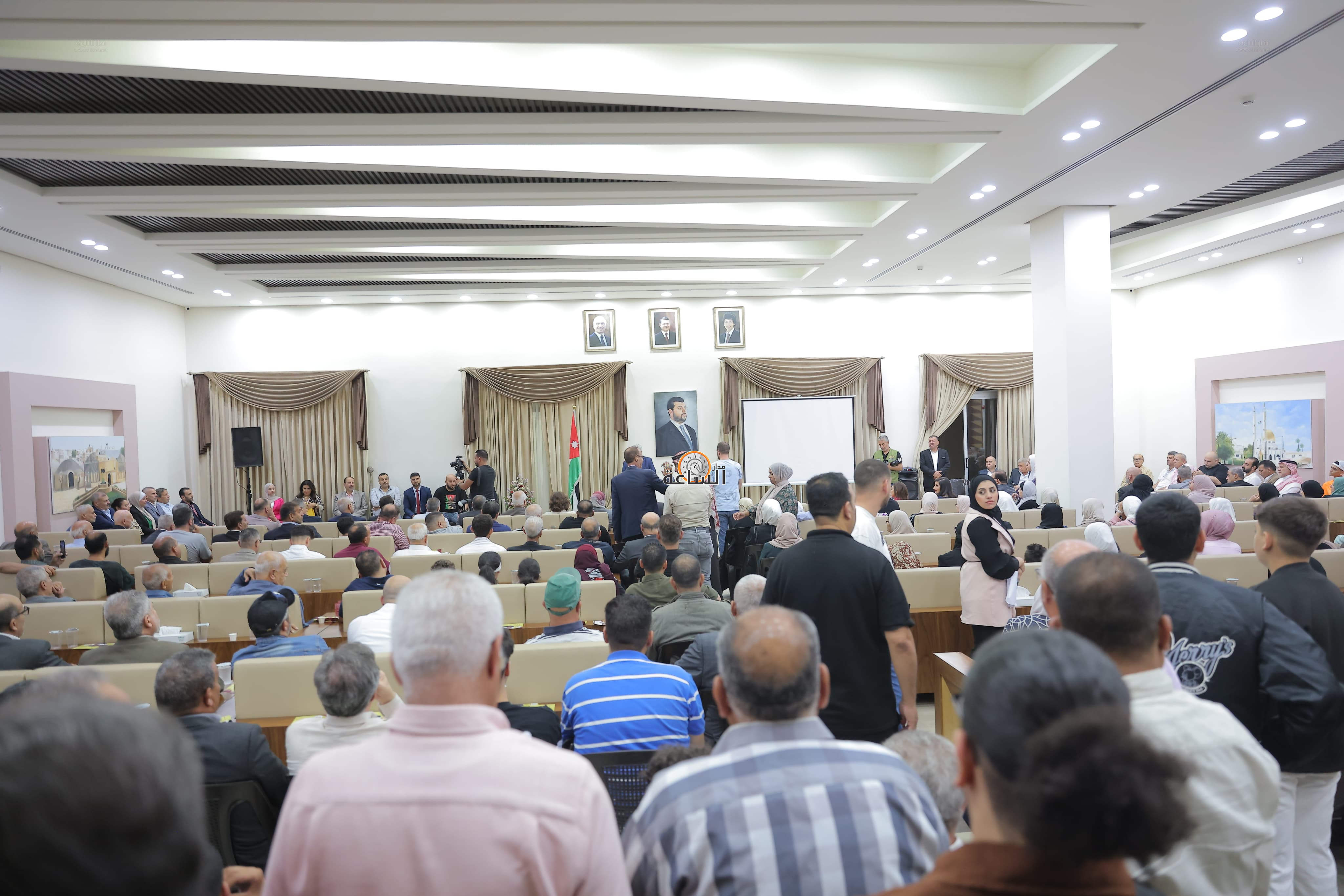 Madar Al-Saa Images 0.6050968903939087