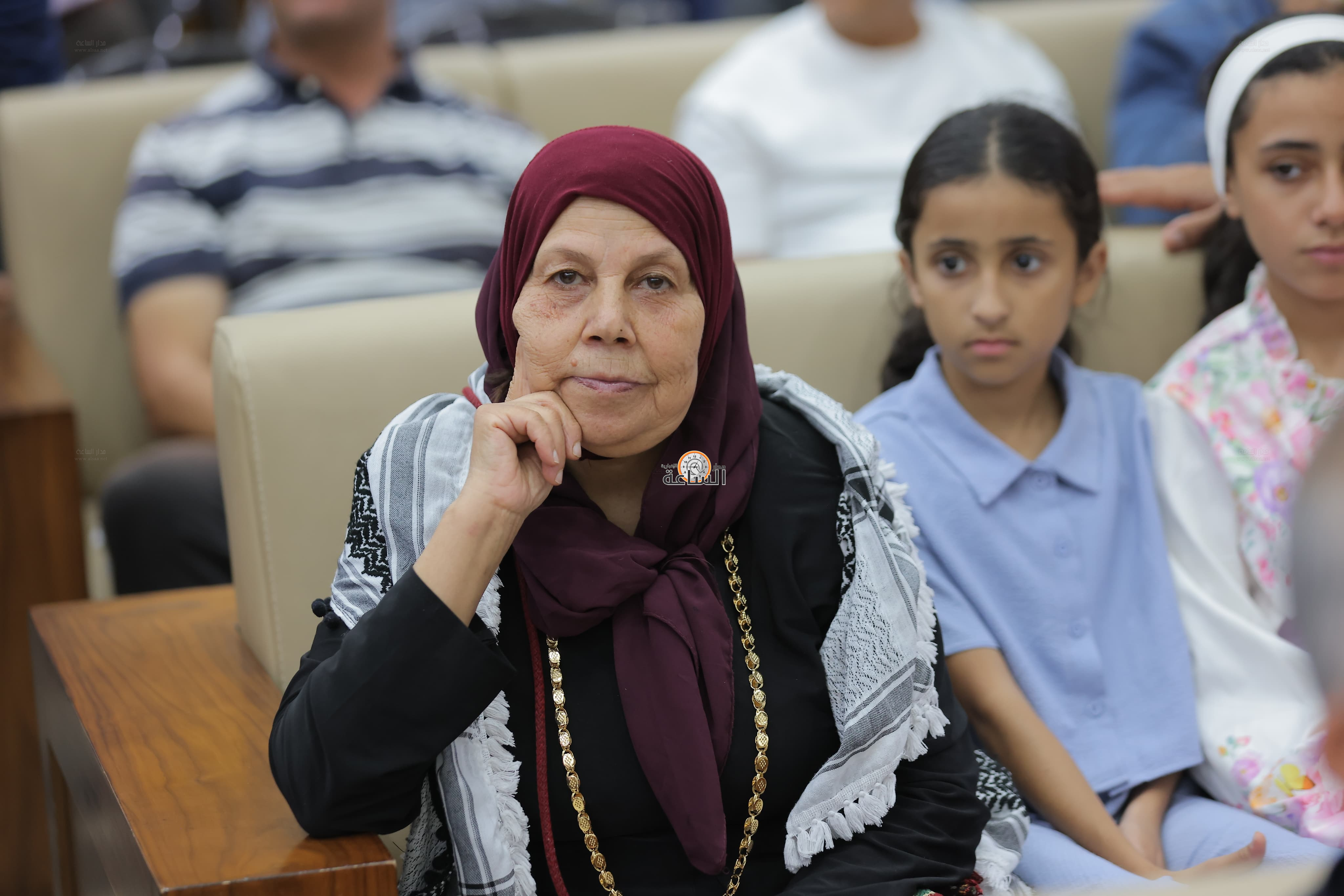 Madar Al-Saa Images 0.5000155042225172