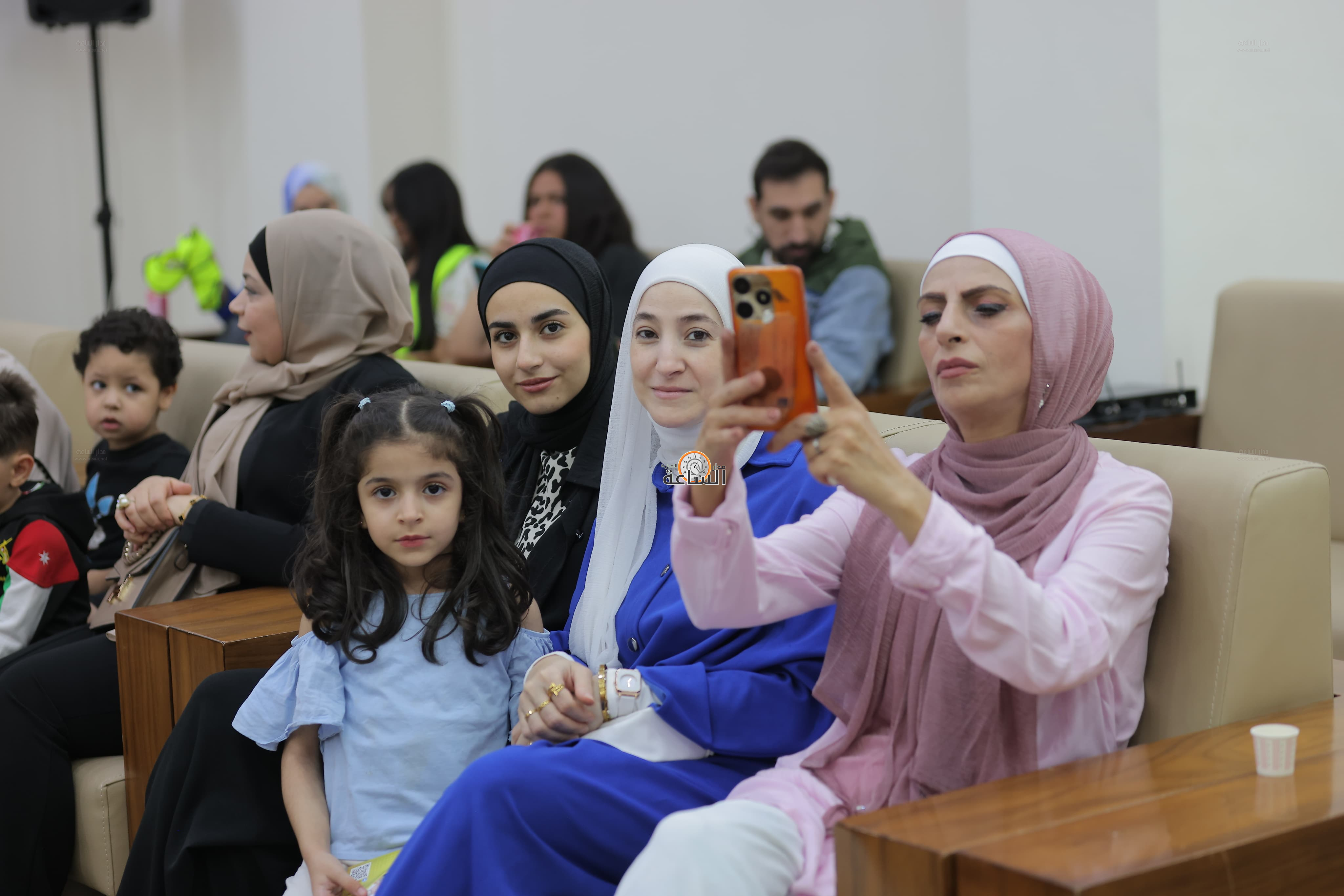 Madar Al-Saa Images 0.05847934652491138