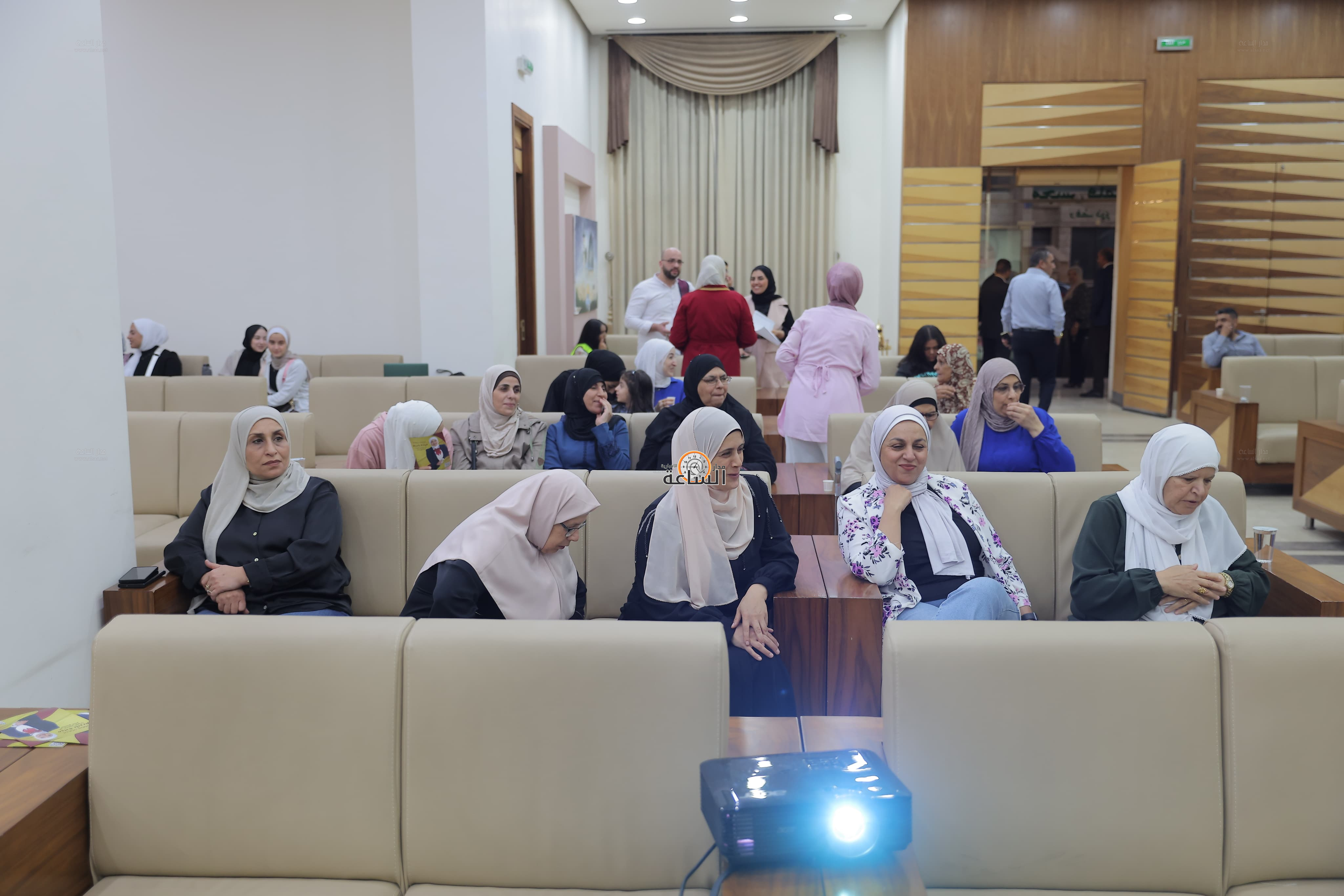 Madar Al-Saa Images 0.573424124819629