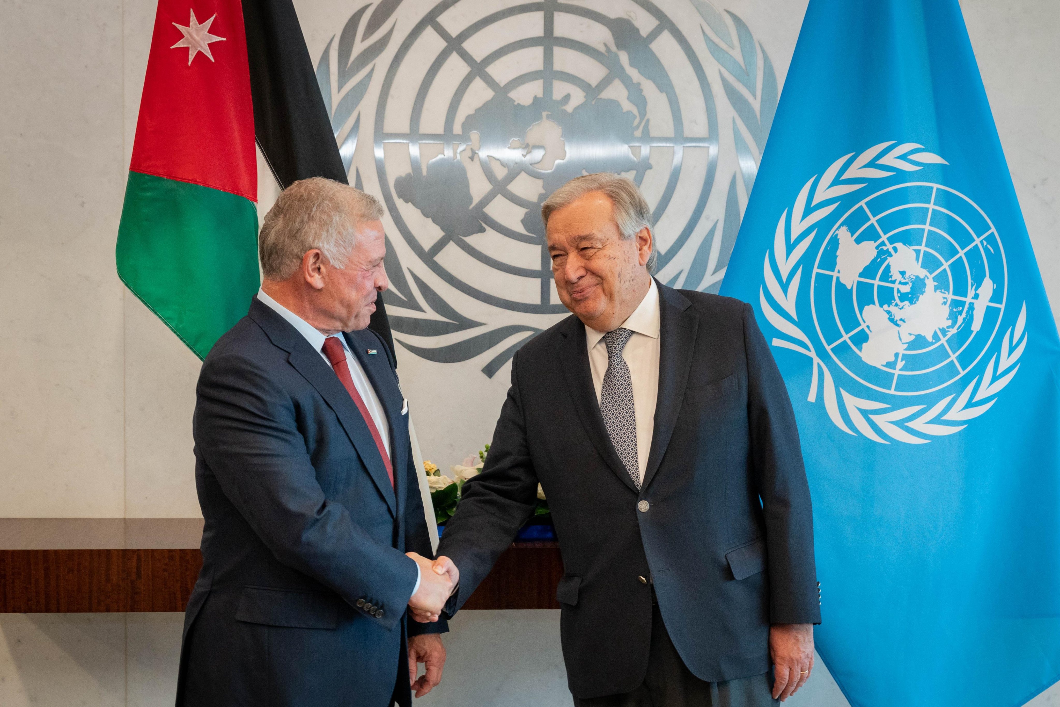 Madar Al-Saa Images 0.370530132246254