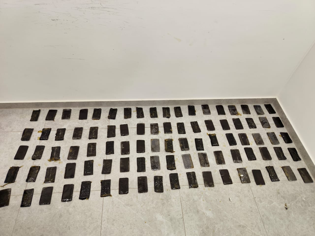 Madar Al-Saa Images 0.3278602310644212