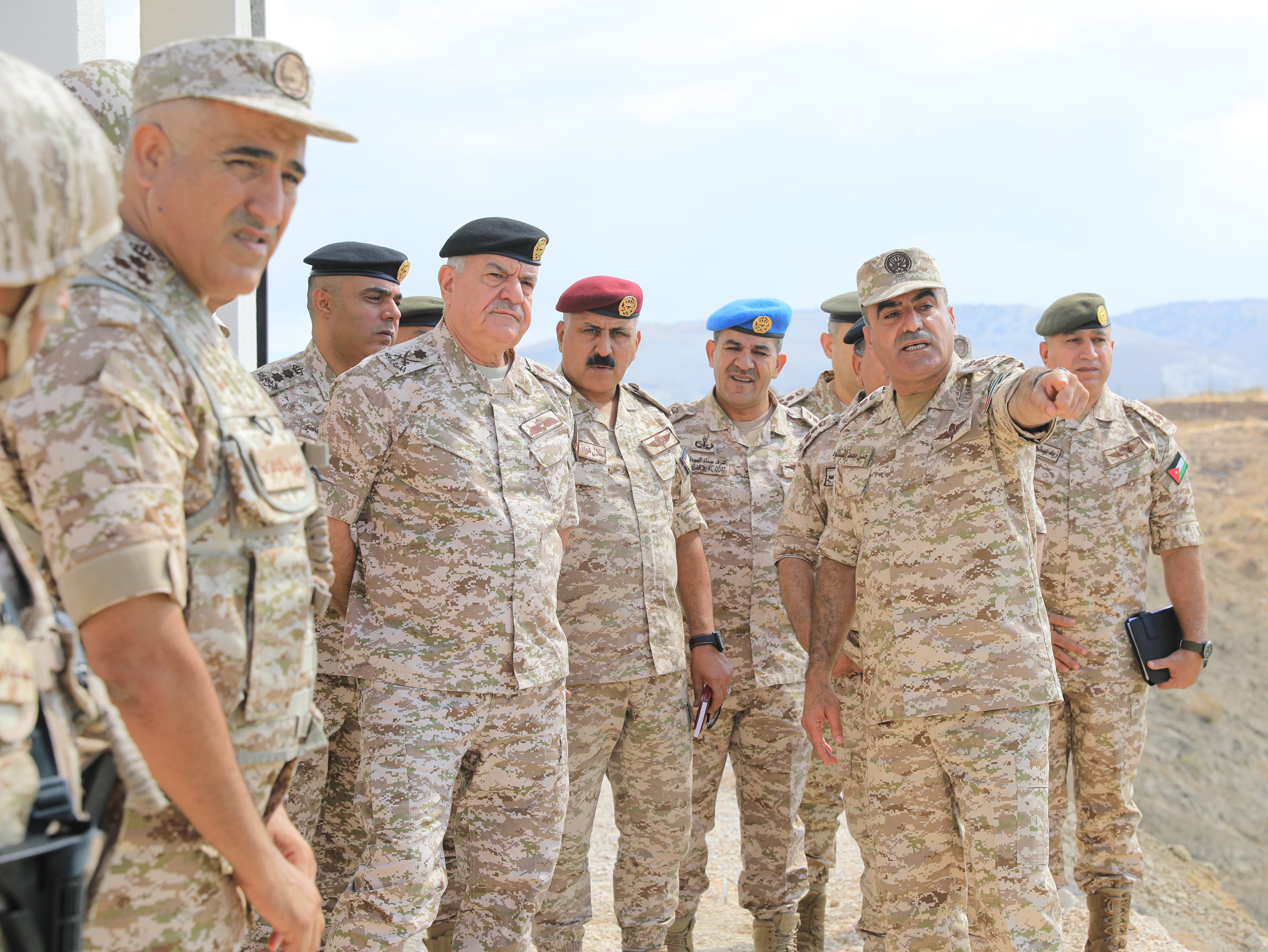 Madar Al-Saa Images 0.9621962165073796