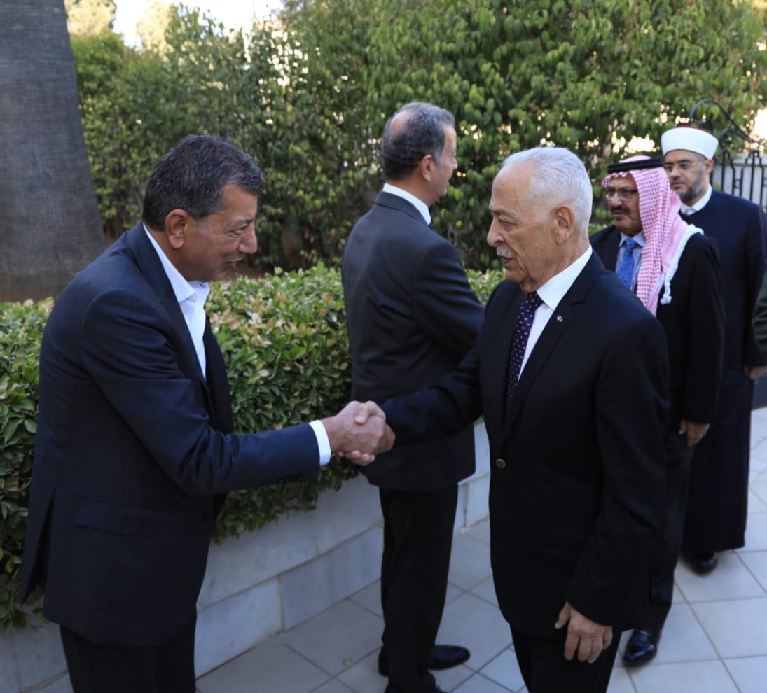 Madar Al-Saa Images 0.031862086269965895