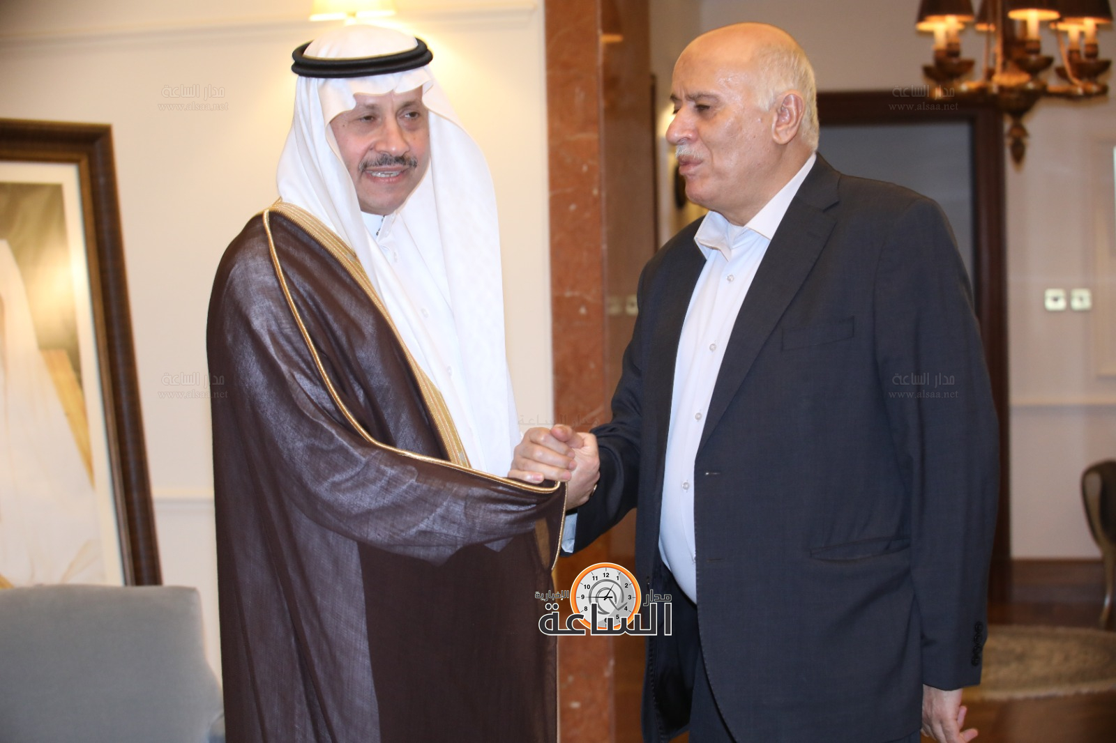 Madar Al-Saa Images 0.8485983319332471