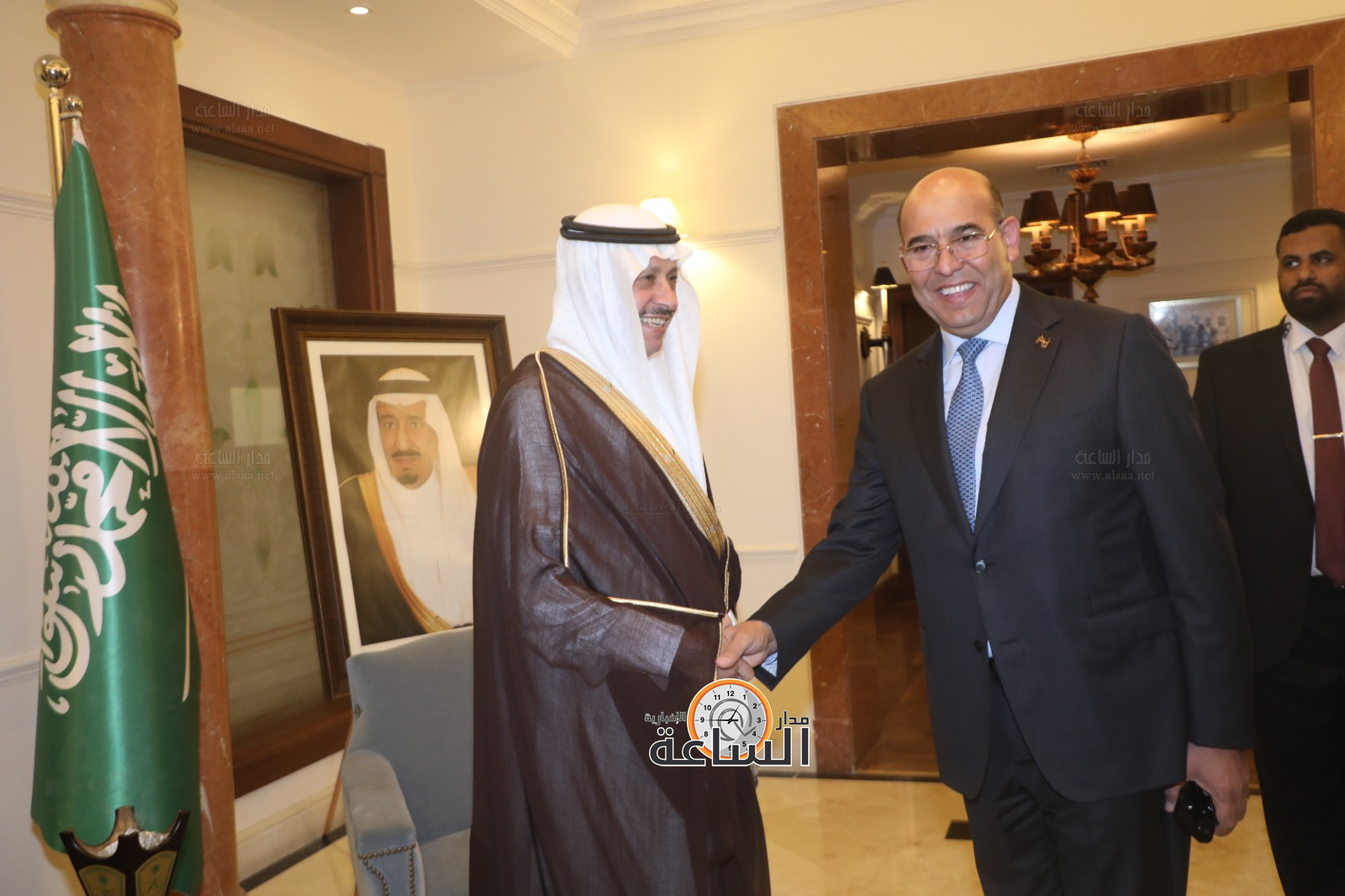 Madar Al-Saa Images 0.9758380739951618