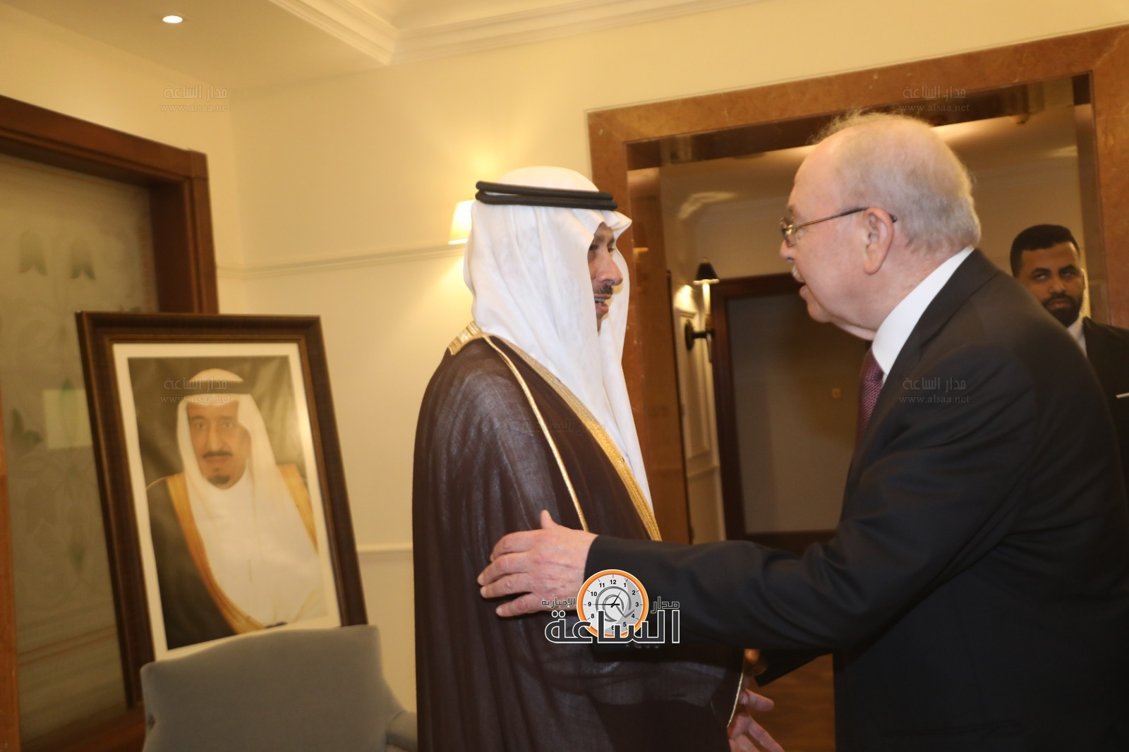 Madar Al-Saa Images 0.9524589393846215