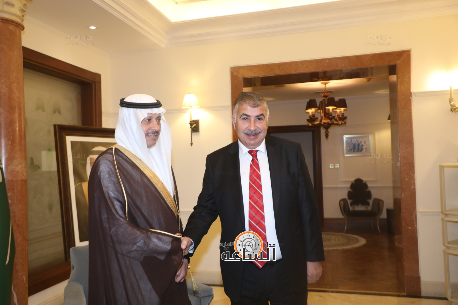 Madar Al-Saa Images 0.5870813699675046