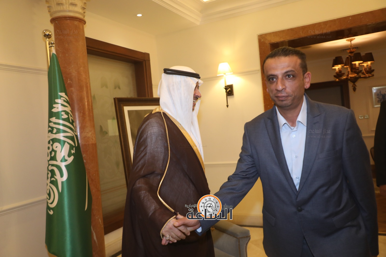 Madar Al-Saa Images 0.04994123260516781