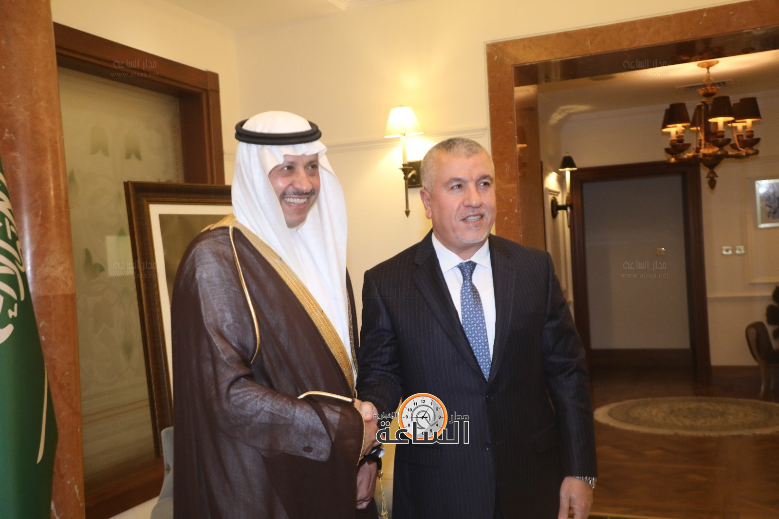 Madar Al-Saa Images 0.6482172570469162