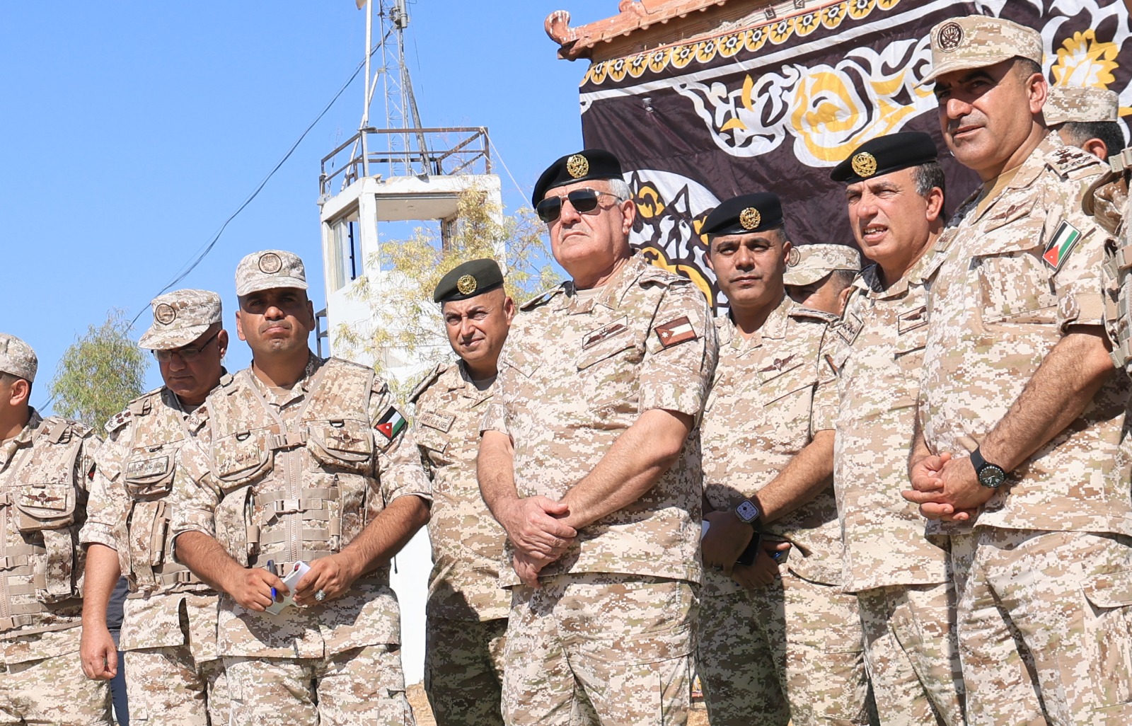 Madar Al-Saa Images 0.37943134036823656