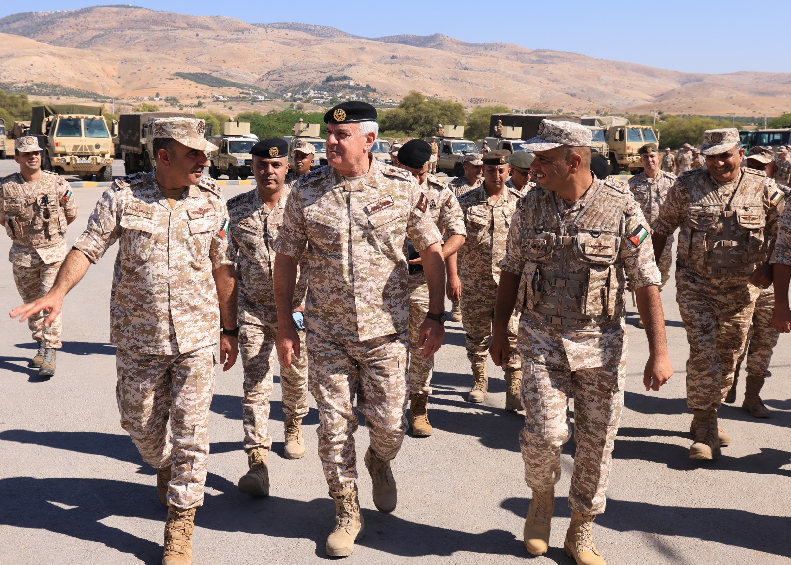 Madar Al-Saa Images 0.42431535189139424