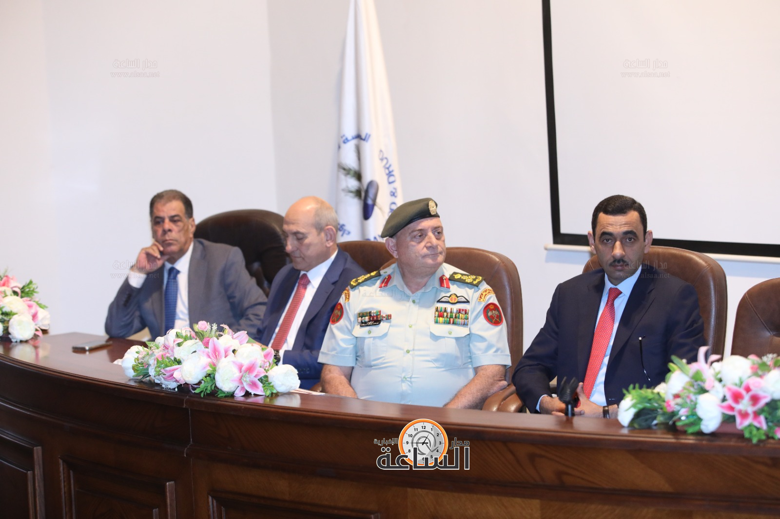 Madar Al-Saa Images 0.8189114081577815