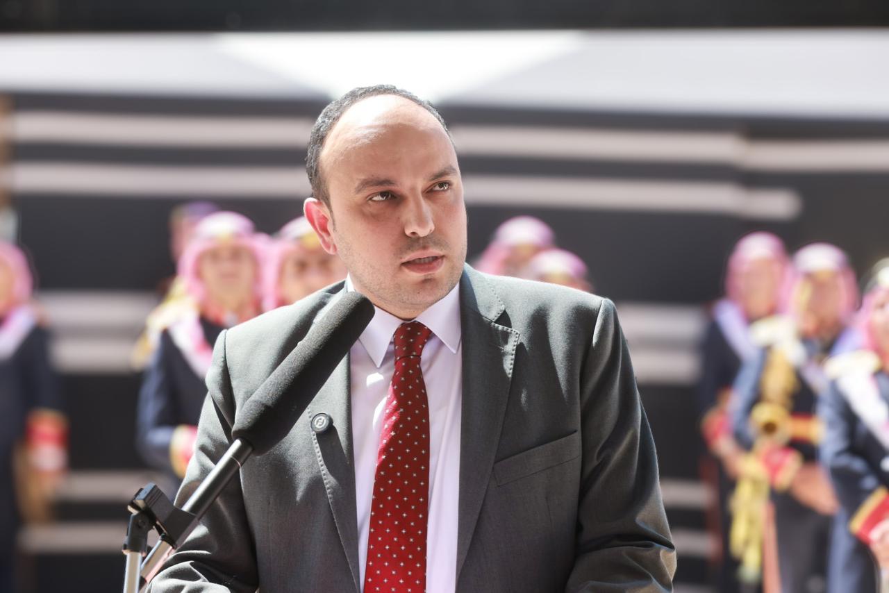 Madar Al-Saa Images 0.7958478624251779