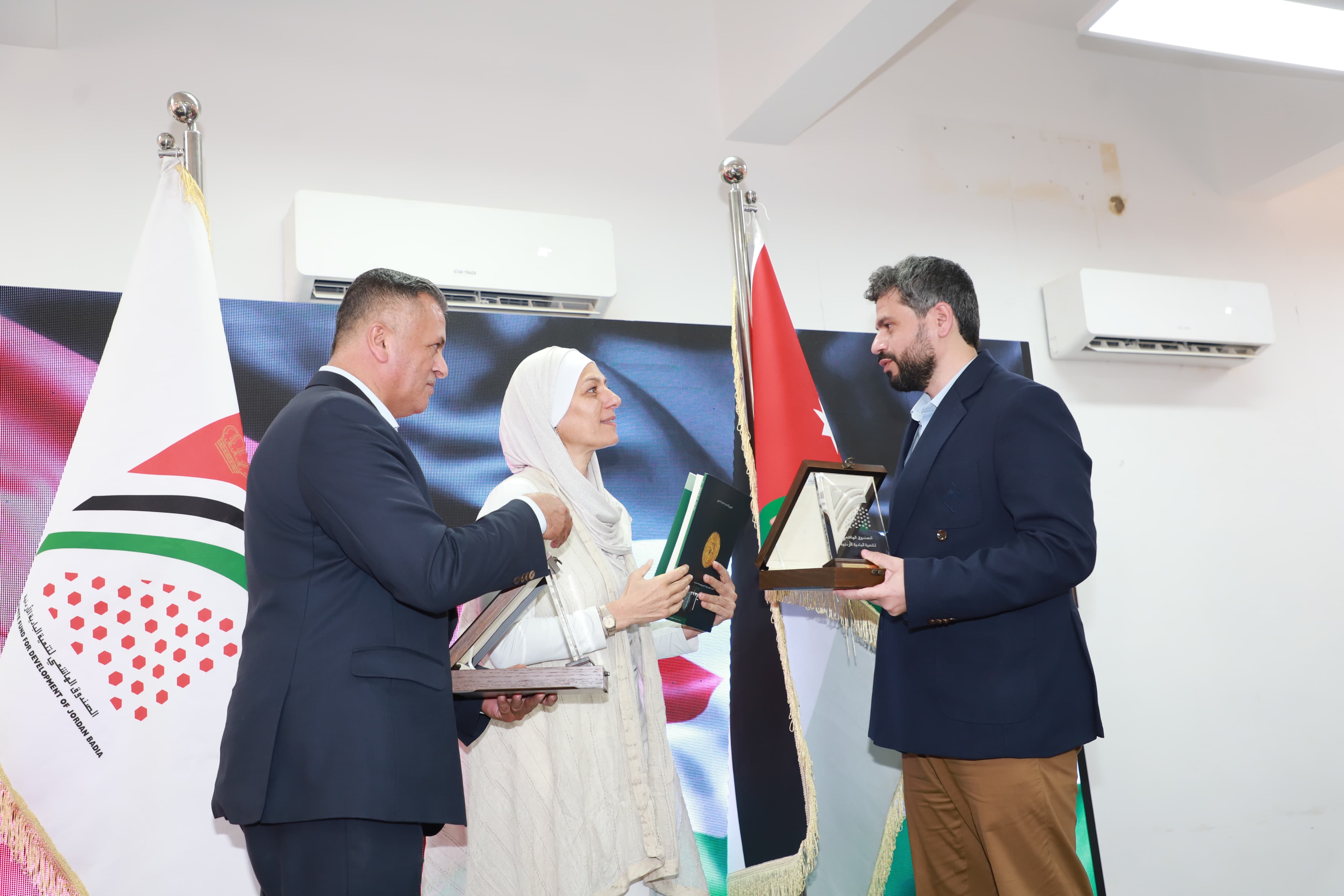 Madar Al-Saa Images 0.1655647215053313