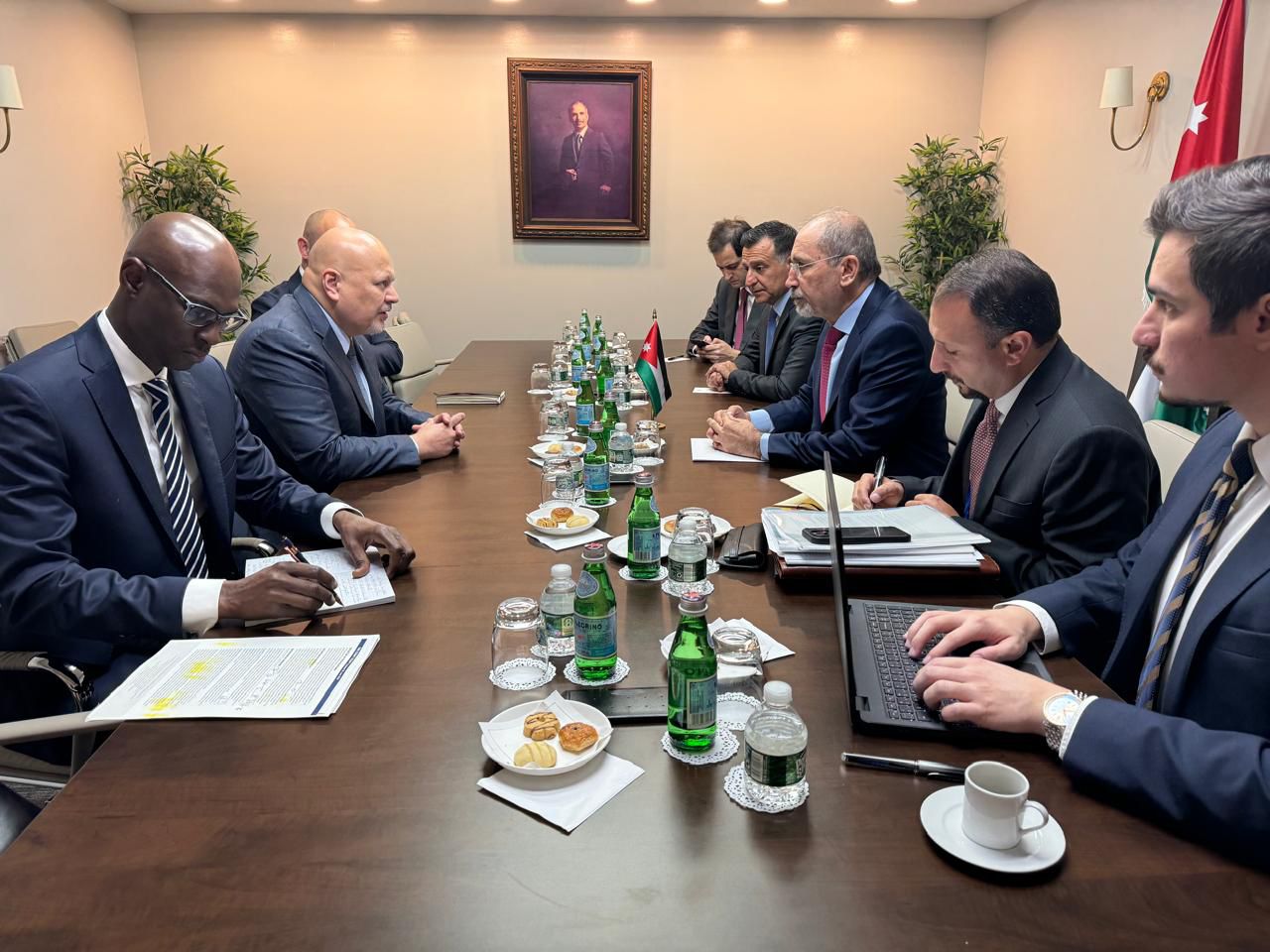 Madar Al-Saa Images 0.7521186408034874