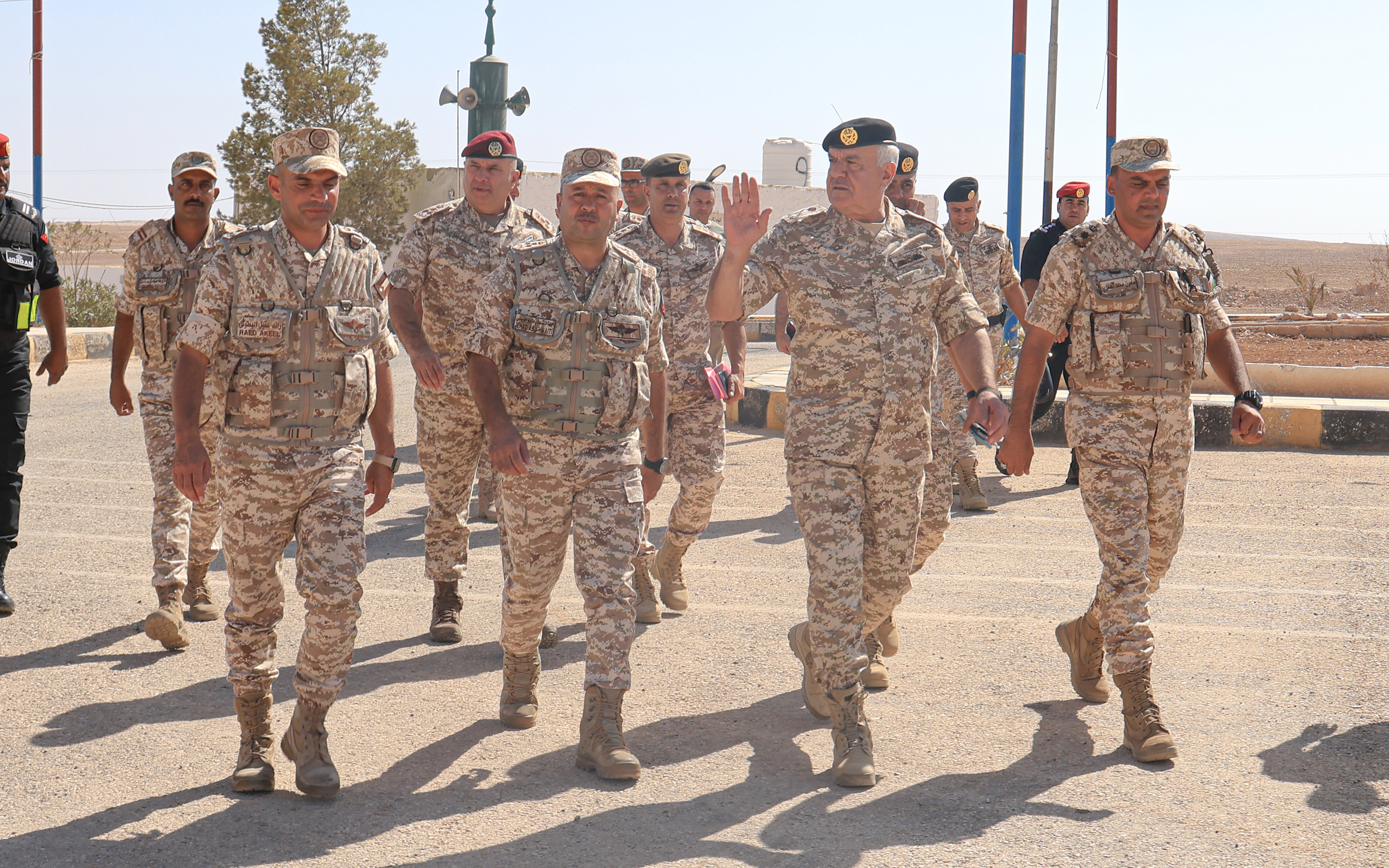 Madar Al-Saa Images 0.3154446193399938