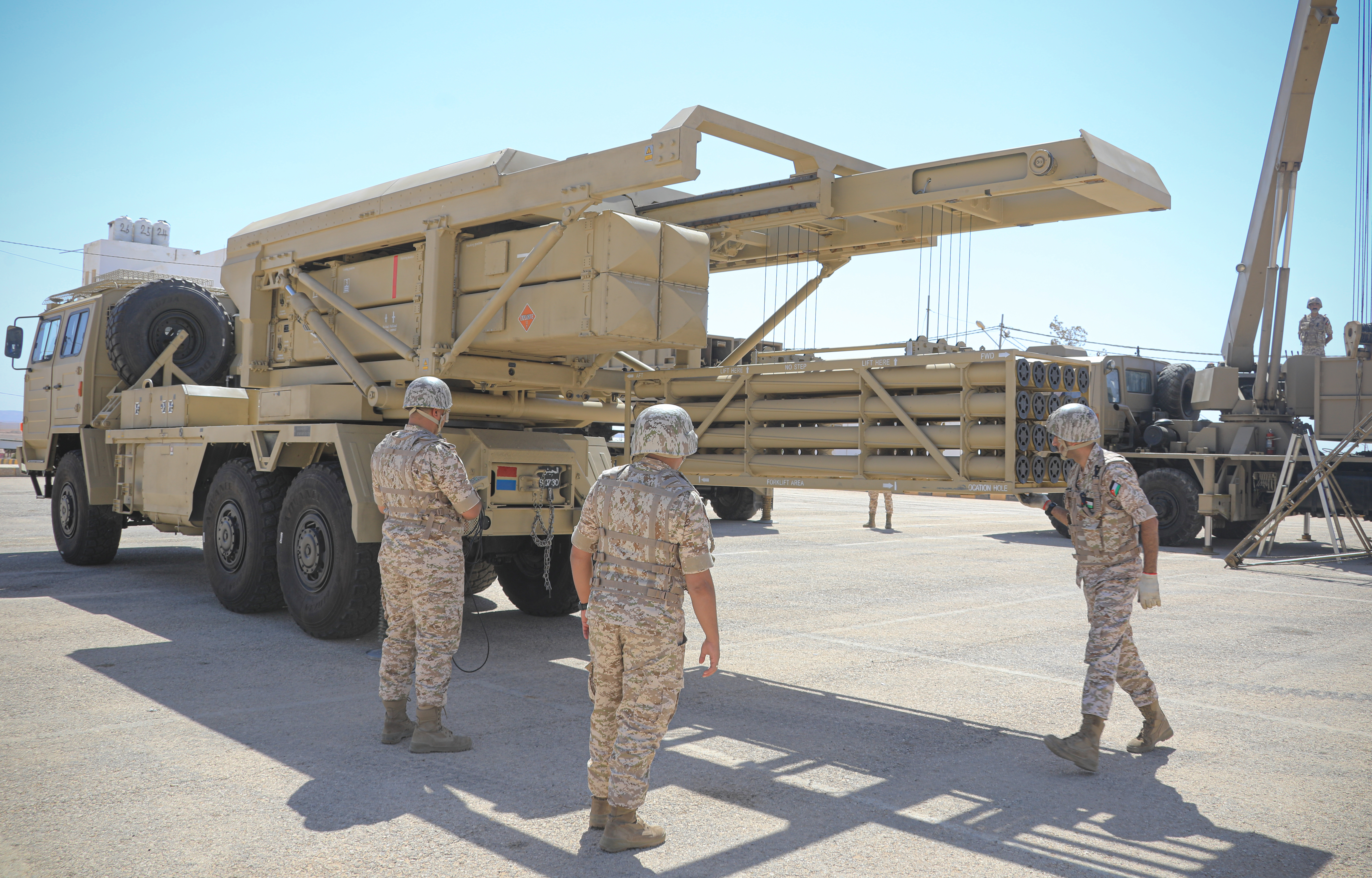 Madar Al-Saa Images 0.6110541021391358