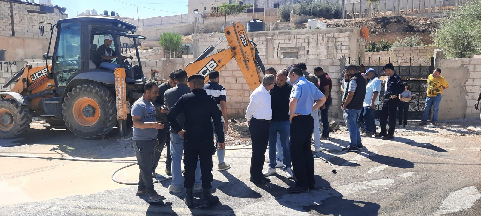 Madar Al-Saa Images 0.8006037143943348