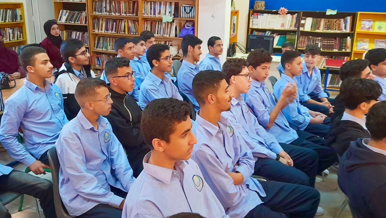 Madar Al-Saa Images 0.3823411284266167