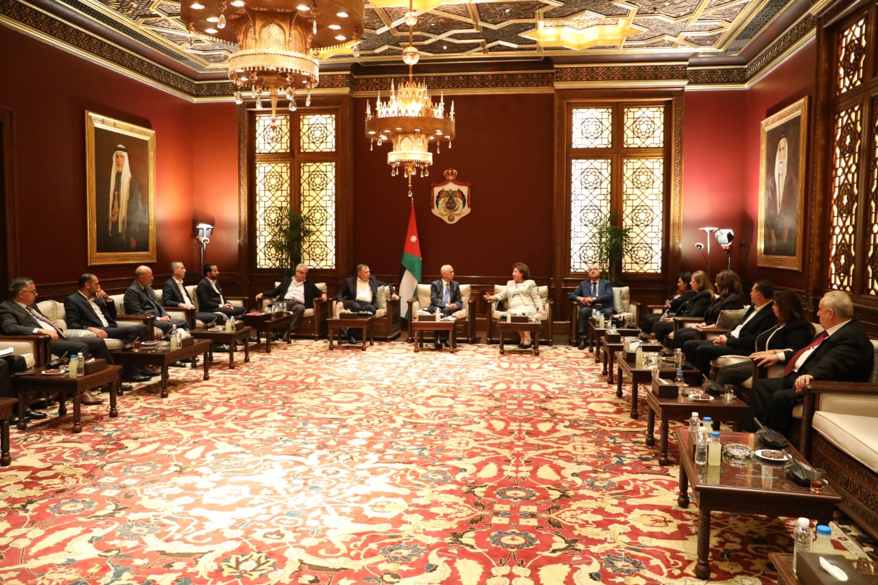 Madar Al-Saa Images 0.4052631189905107