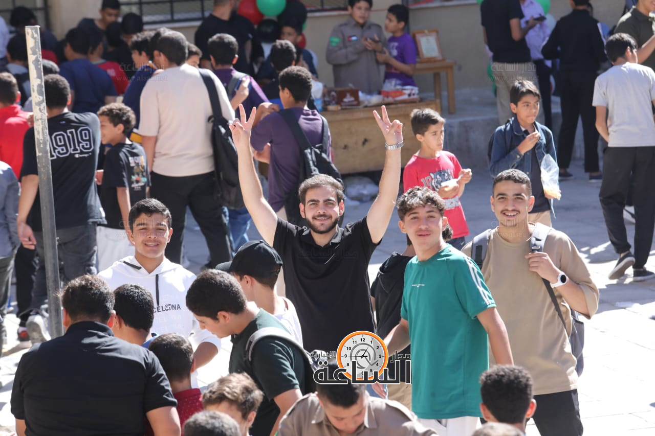 Madar Al-Saa Images 0.9825408851504225