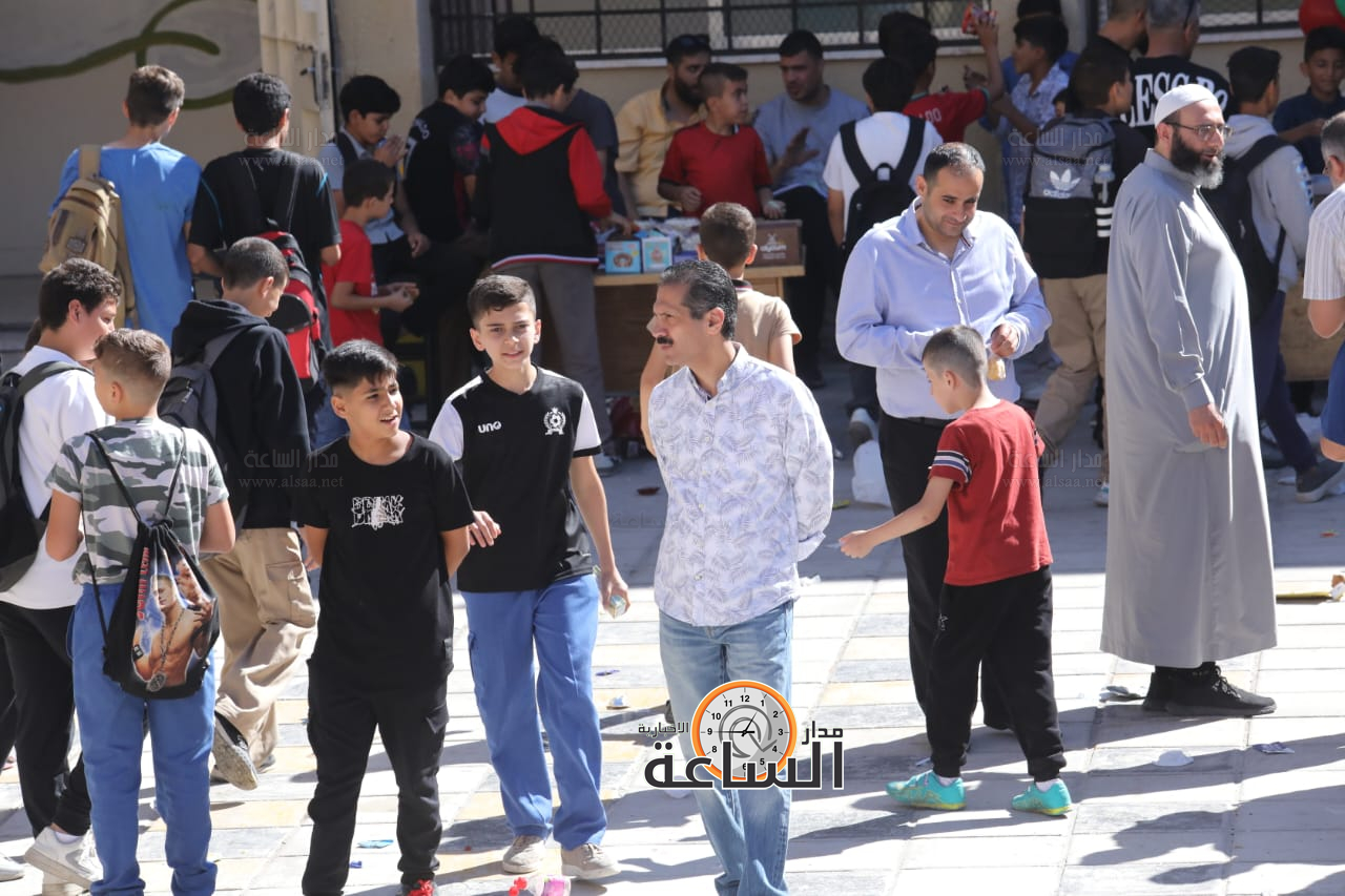 Madar Al-Saa Images 0.15908630970661486