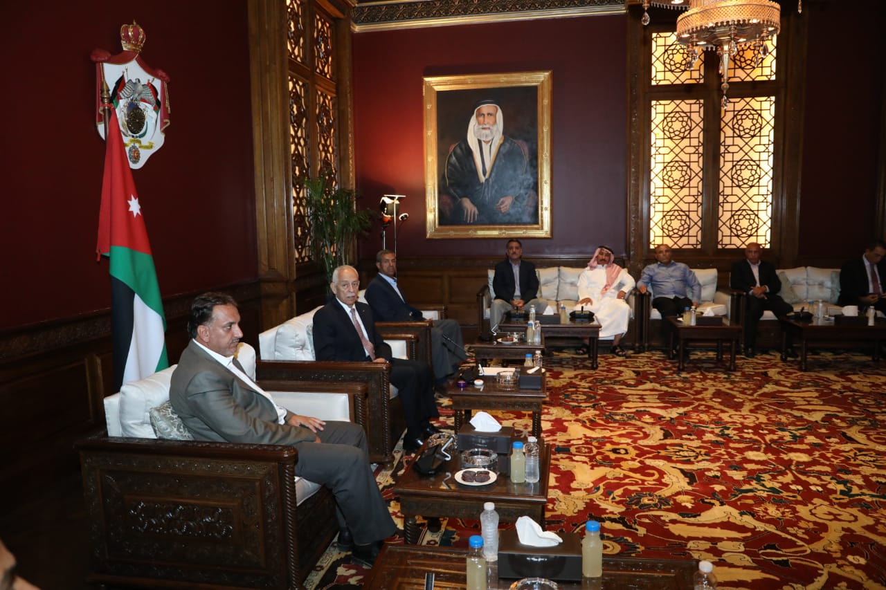 Madar Al-Saa Images 0.9605992890472805